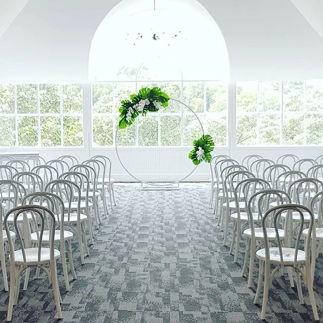 A chic space for a chic wedding @orakeibaynz , with flowers by @orlandoflowersnz