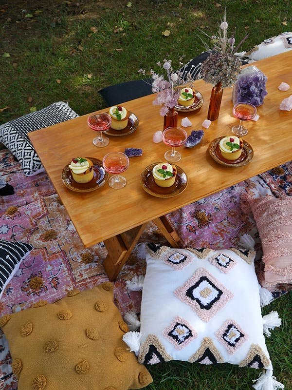 picnic-table-set-hire-auckland-party-cushions-pink.jpg