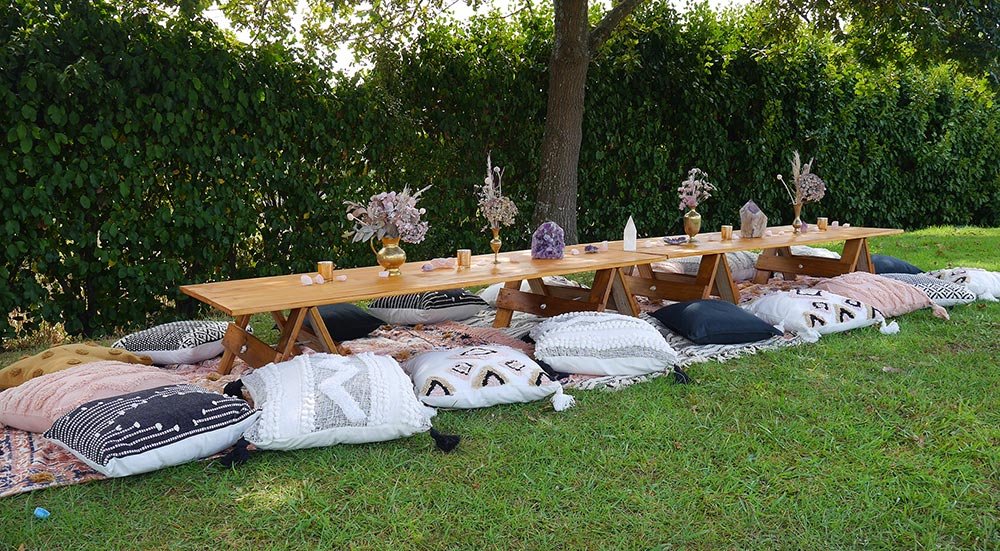 picnic-table-set-hire-auckland-party-rugs.jpg
