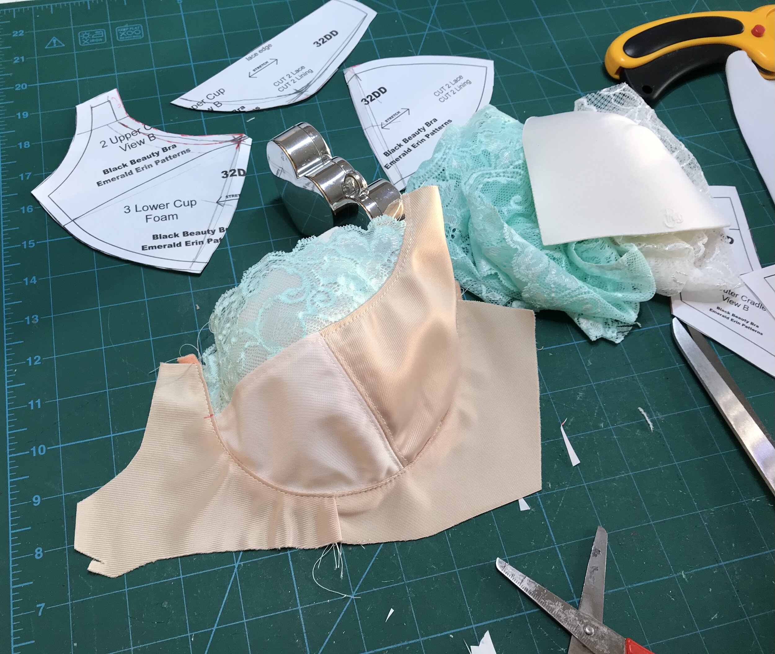 Black Beauty Bra View B Sew-Along // Part Eight: Sewing – Cups – Tailor  Made Blog