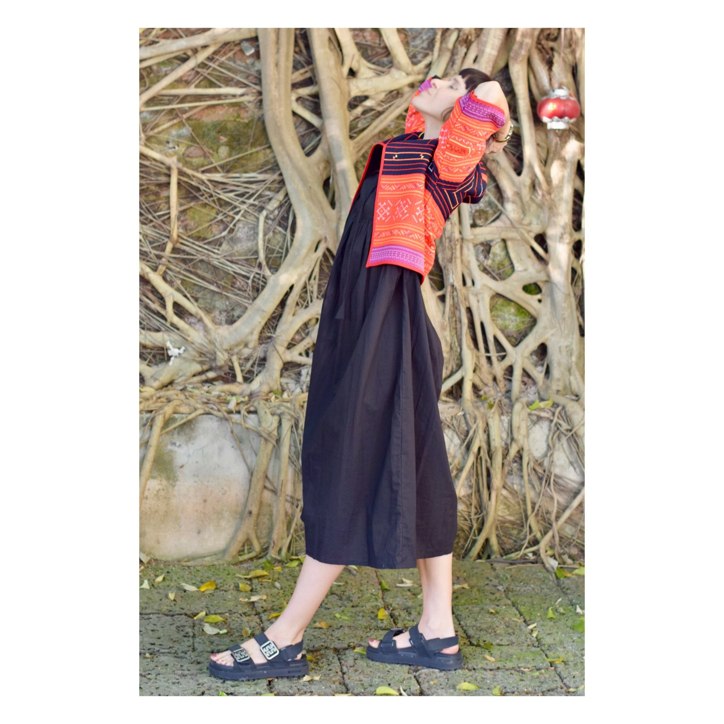 Orange Neon Hmong 2.JPG