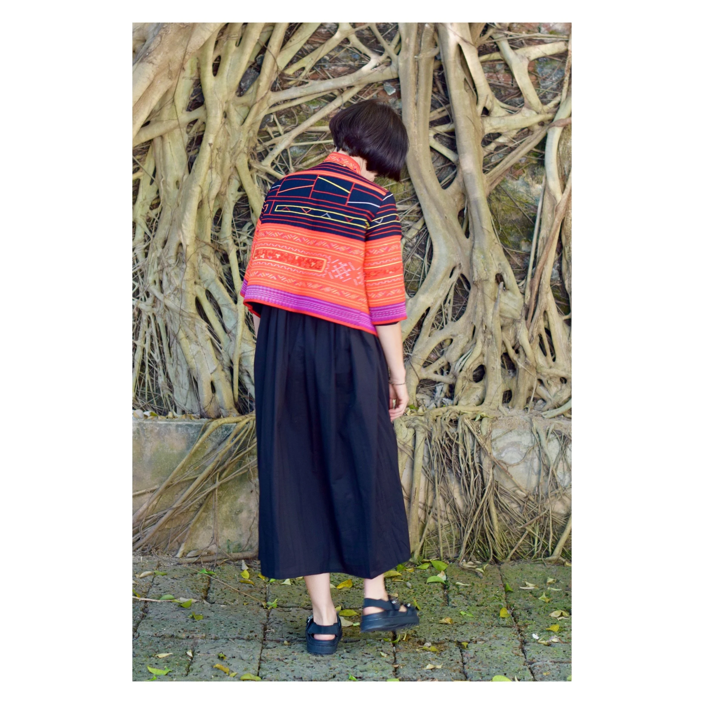 Orange Neon Hmong 4.JPG