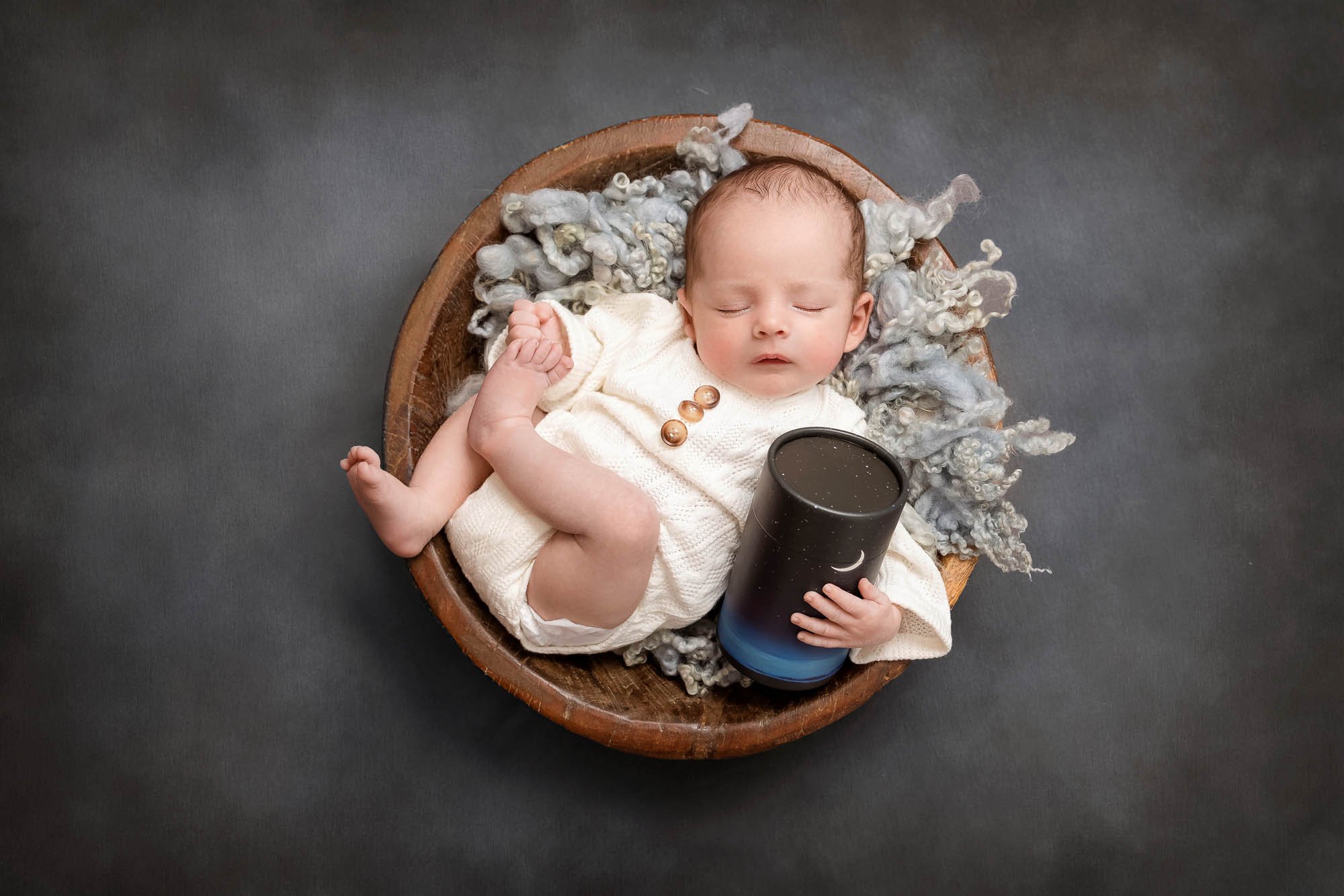 newborn_photography_in_leeds_baby_boy_brothers_ashes.jpg