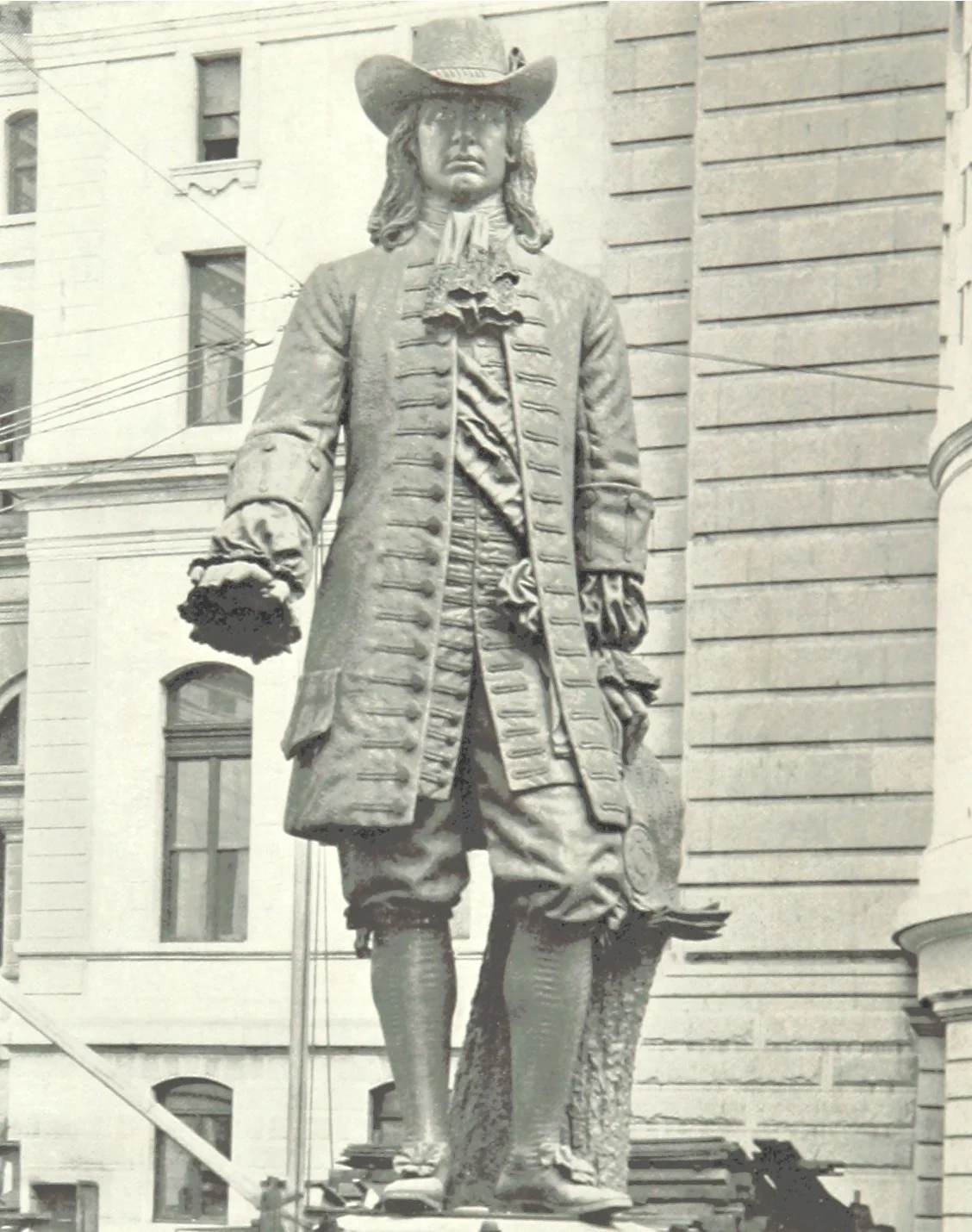 william statue.jpg