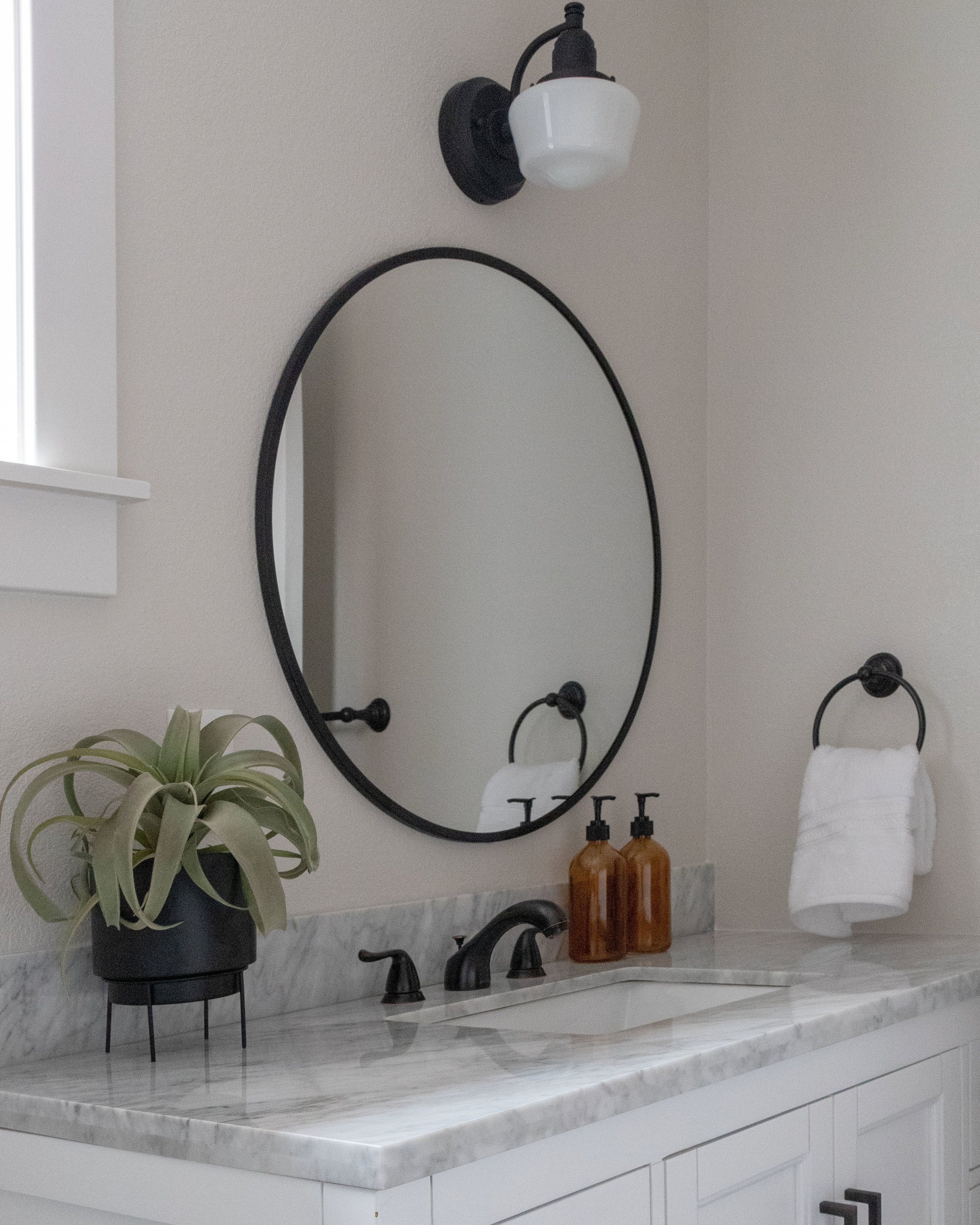 22nd Ave Guest Bathroom.jpg