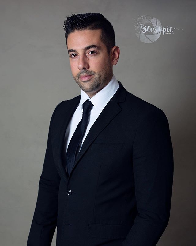 #headshots #headshotphotographer #headshotphotography #portraitphotography #mtlportraitphotographer #portraits #personalbranding #entrepreneur #professionalheadshots #businessheadshots #blushpic #blushpicportraits