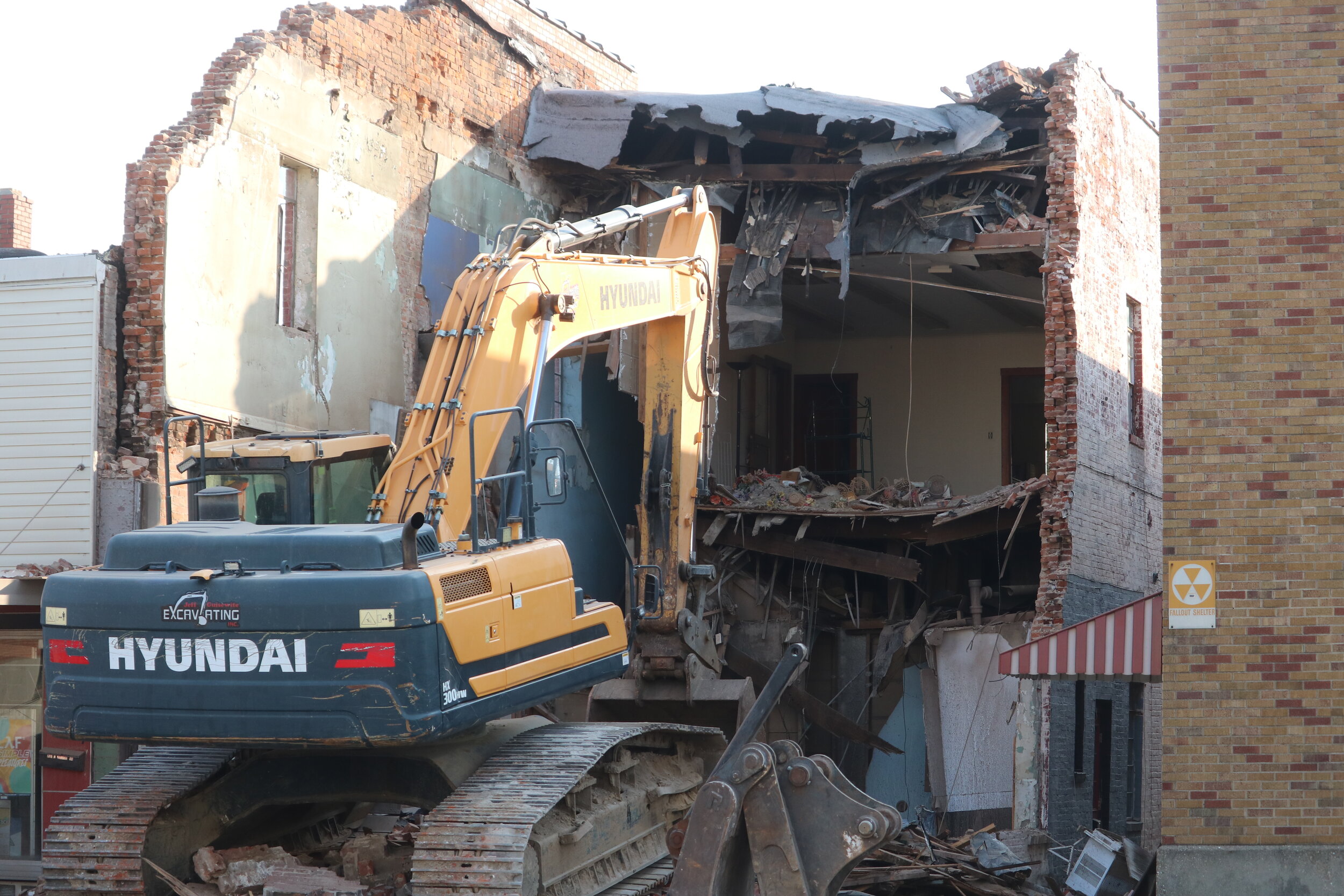 Demolition work began yesterday on a vacant building at 407 Market Street. The building was purchased by the county, which is paying for the demo work.