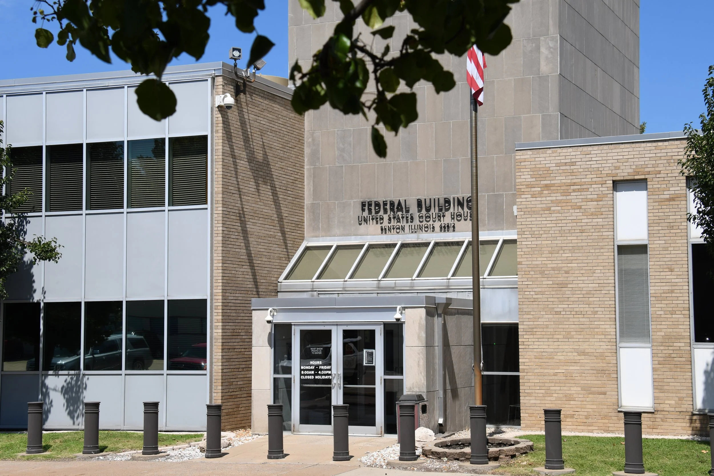 Benton courthouse (1).JPG