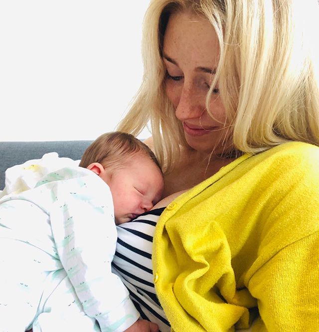WE DID IT 💛👏🏻💛
Welcome to the human experience: 👶🏼 Freddie Panther Shihab. Born on June 5th during a gorgeous (gezellig) stormy night in Amsterdam. It was a truly magical birthing experience - we are feeling so happy and full of love. Simba is 