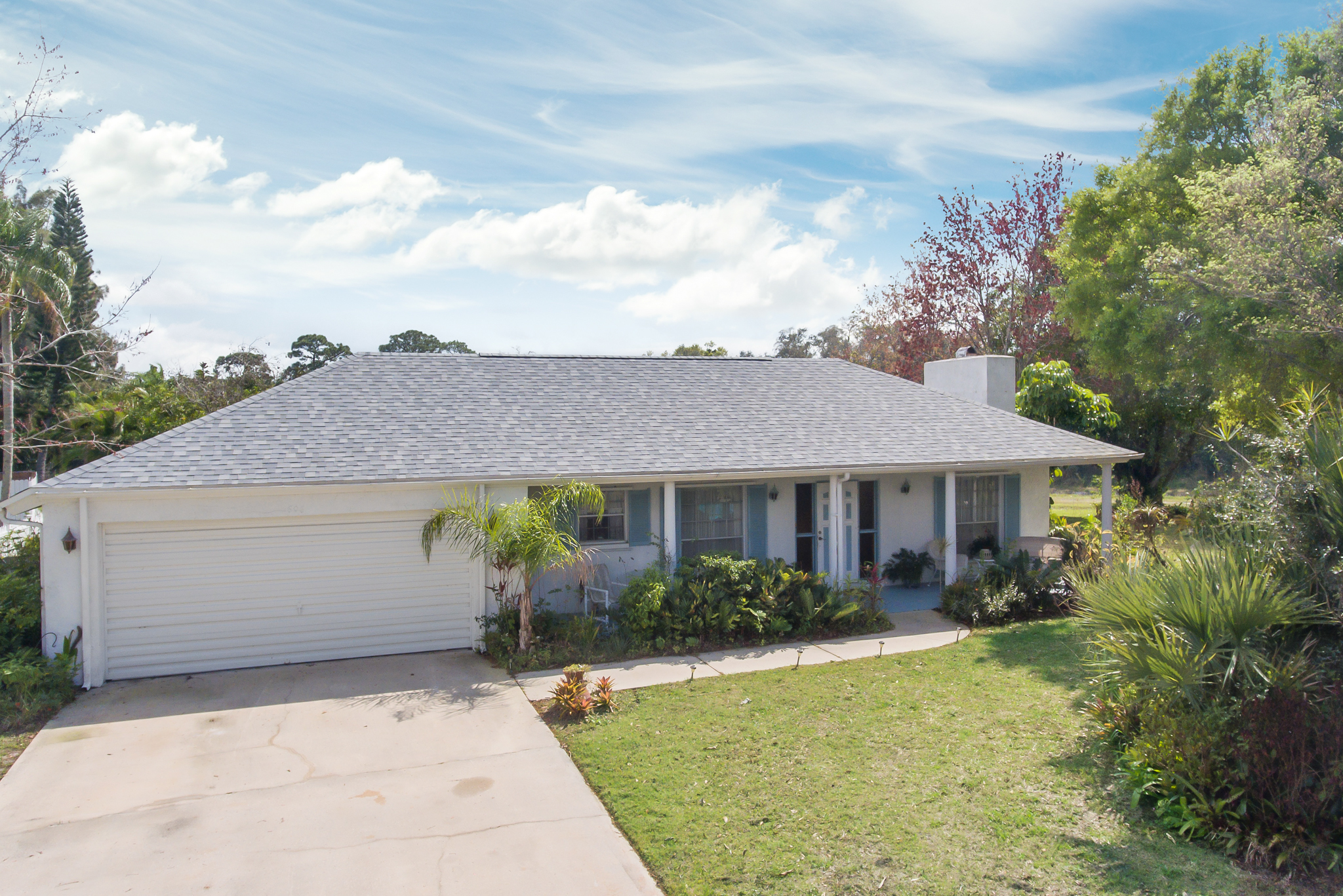 606 Dunbarton Circle NE Palm Bay, FL Well maintained 3 bedroom, 2 bathroom, pool home For Sale by Brent Burns.