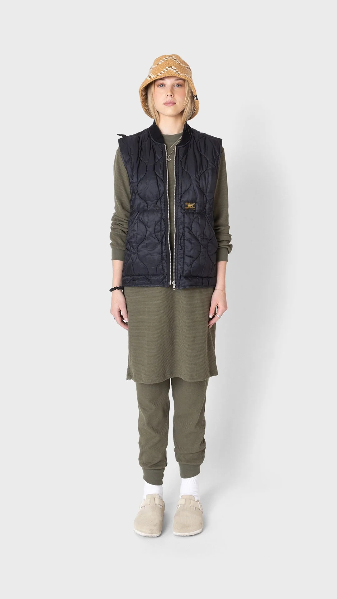 ROWE-Holiday-Waffle-FW22-HiRes---Mecoh-Bain-0337.jpg