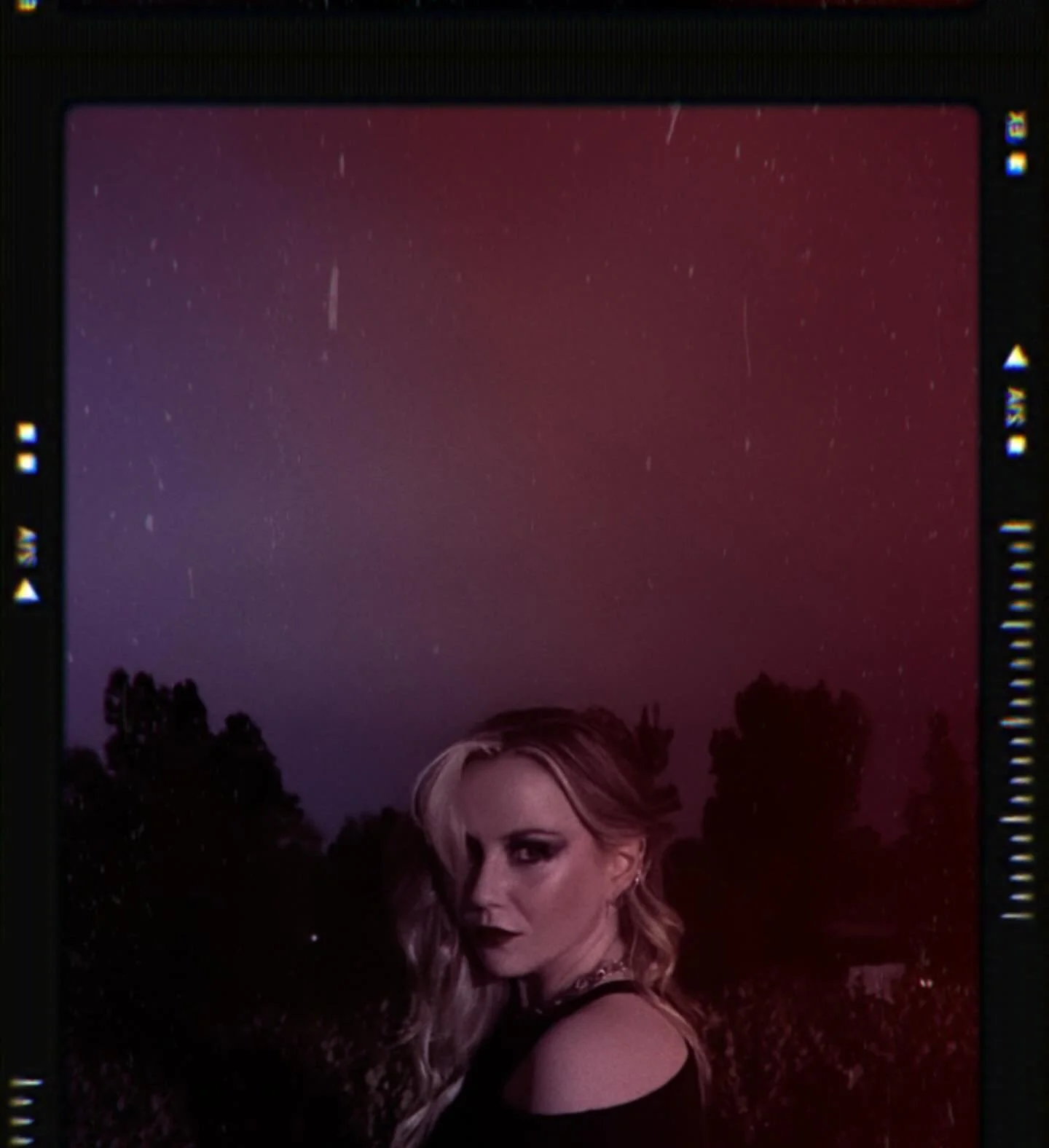 ✨✨Something spooky this way comes✨✨

The cover &amp; preorder for THE HUSHED, my adult fantasy debut from @blackstonepublishing, goes live THIS FRIDAY, 5/24. 

If you like mysteries, fantasy, romance, and my brain generally&hellip;  boy do I have the