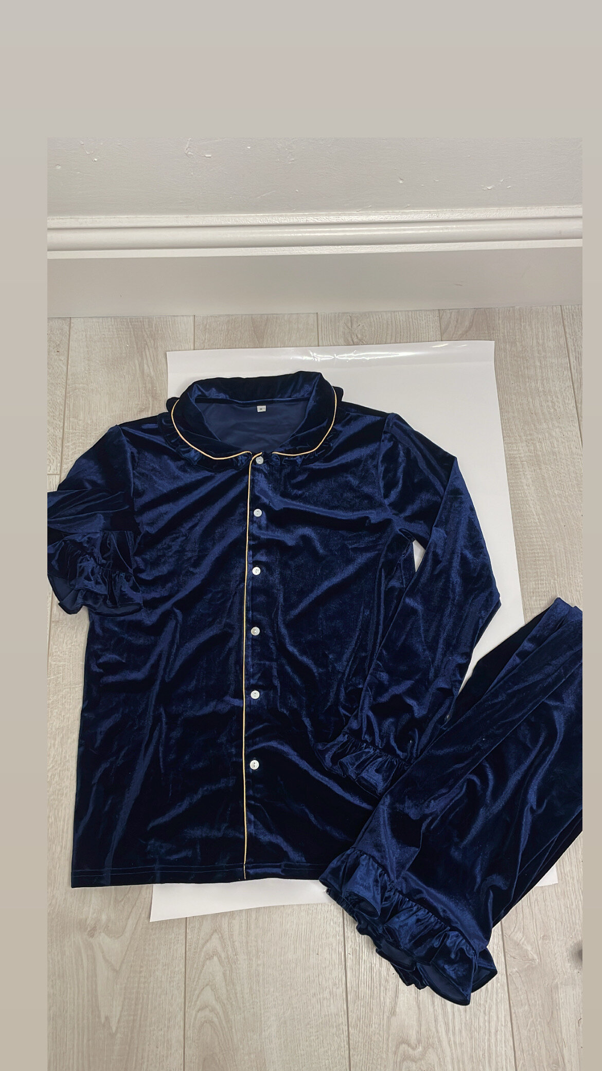 6C265851-1924-4E49-A98F-5A65DE0CA768