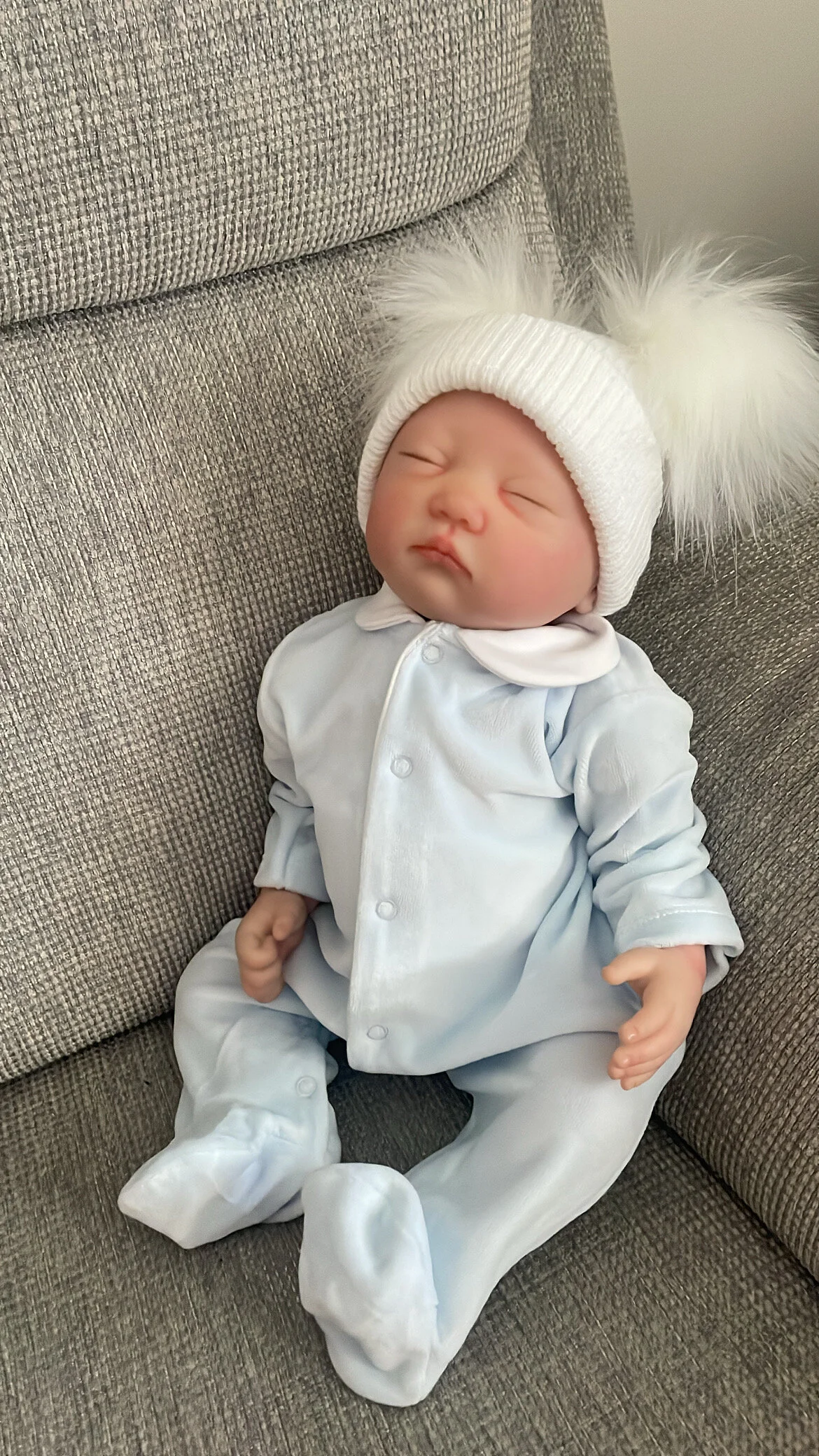 E6300123-07CE-4FF7-A587-31233BDFD036