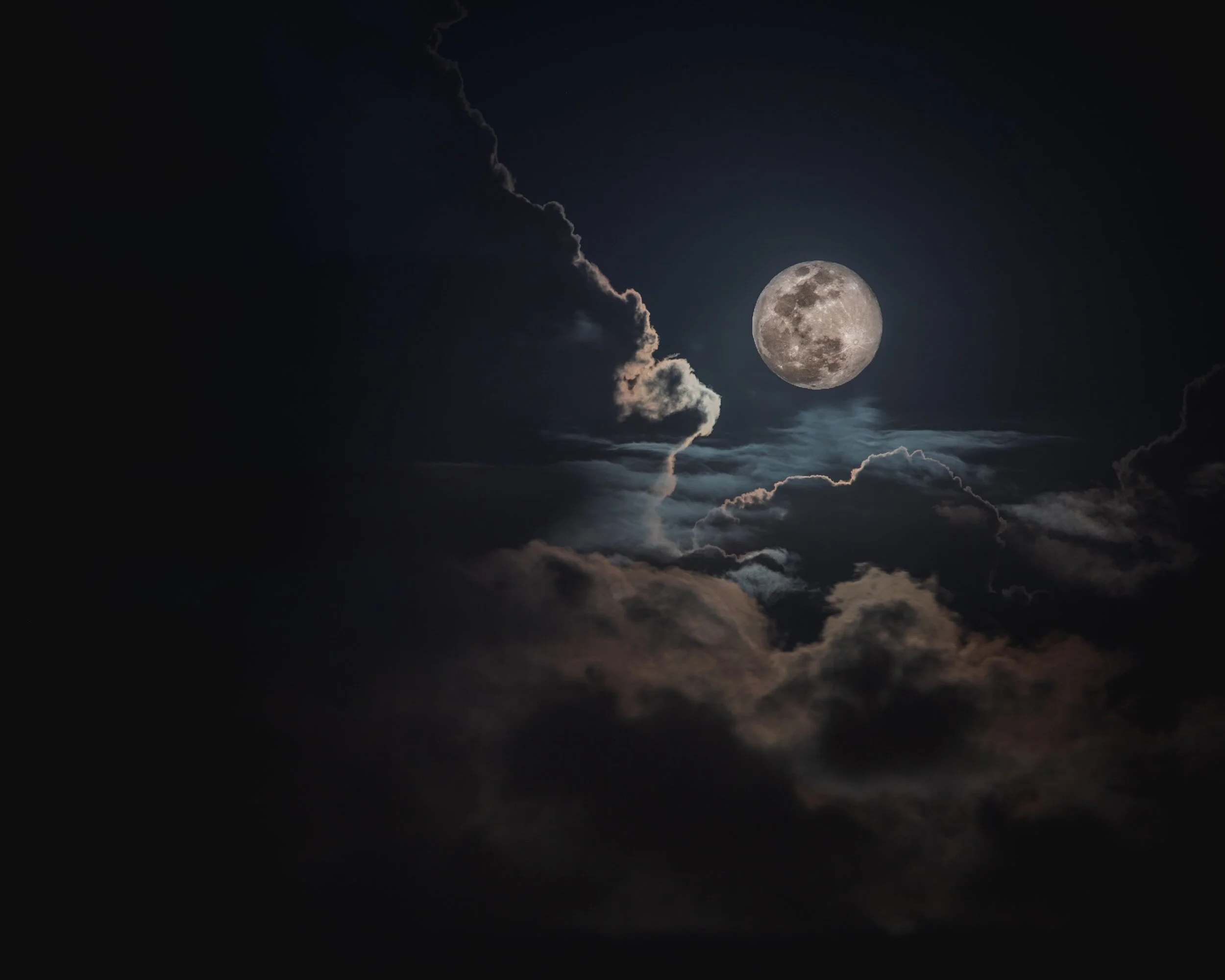 Full Moon Circle