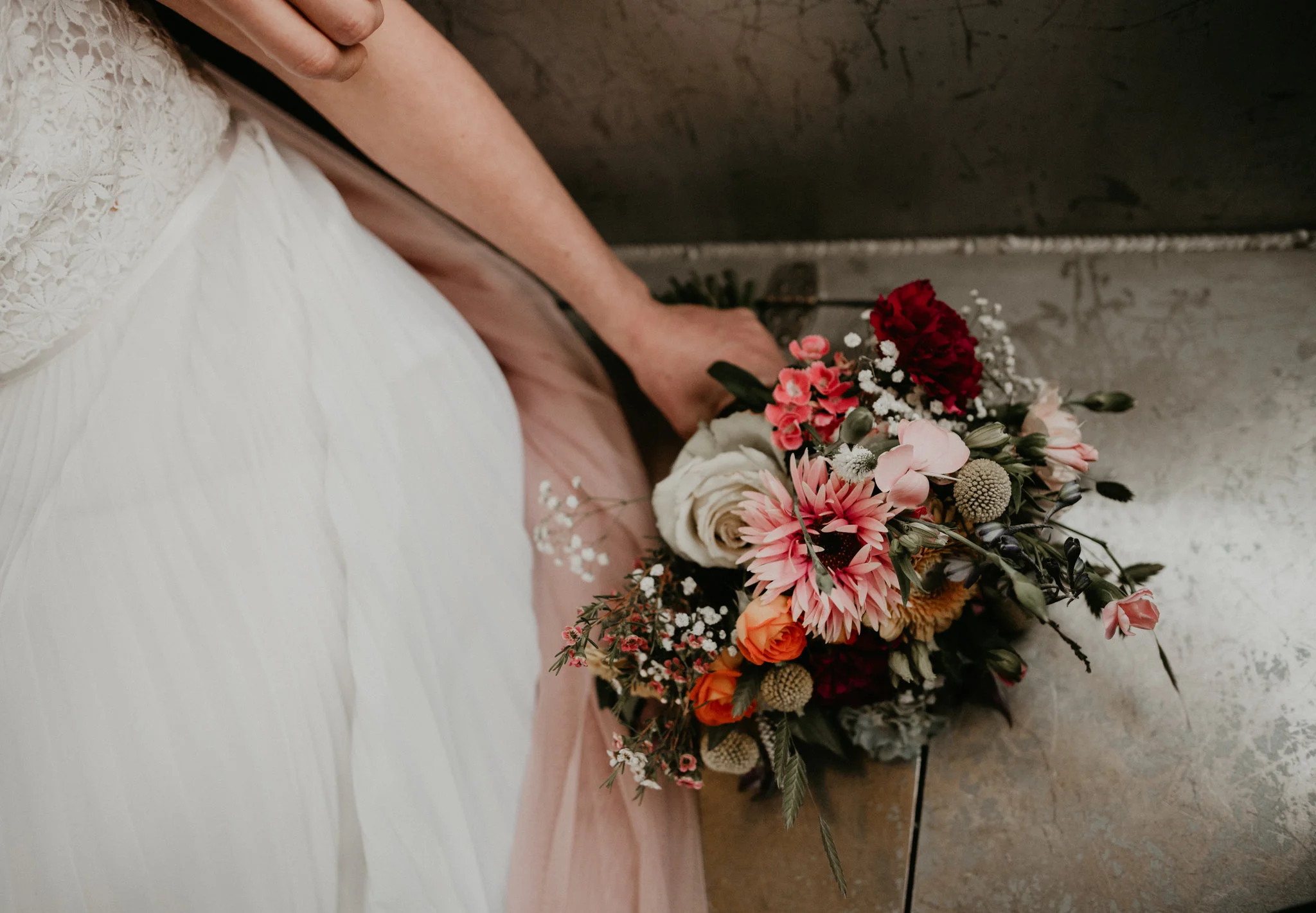 bride bouquet in the rotterdam water taxi