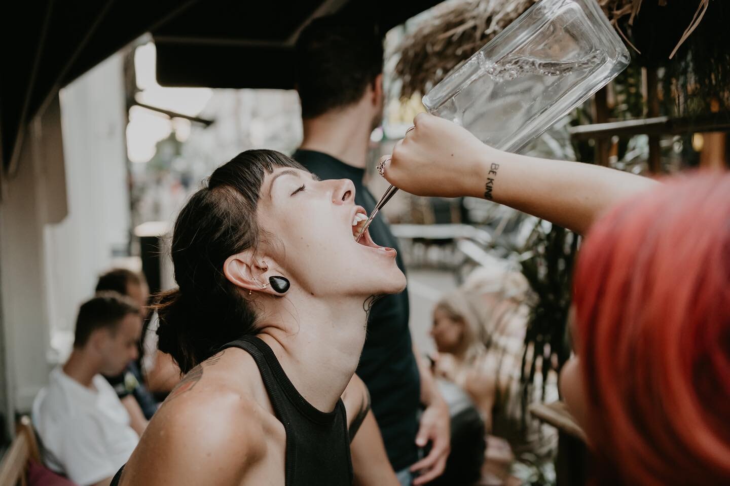 How does your favorite photographer stay hydrated? 😌💦