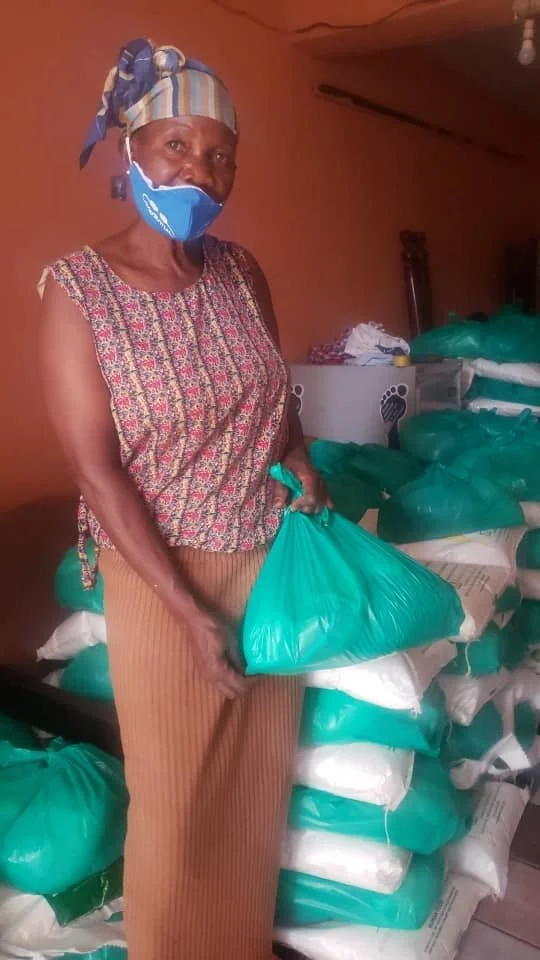 awamu covid food distribution.jpg