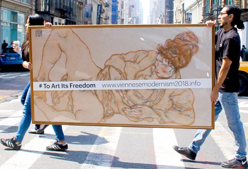 Provocative Street Stunt for Austria Tourism