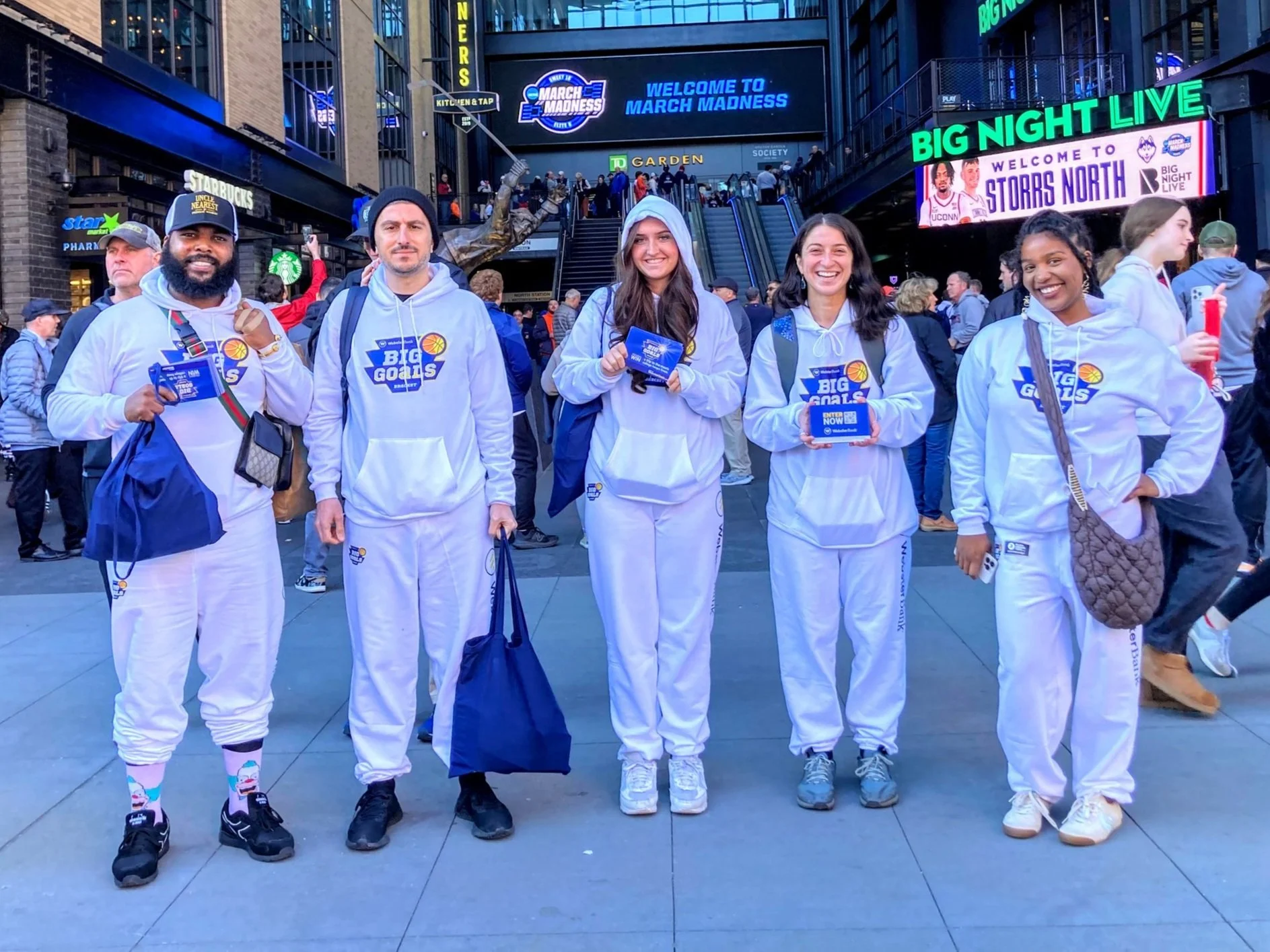 WEBSTER BANK GIVES AWAY FREE TRIP FOR COLLEGE BASKETBALL FANS