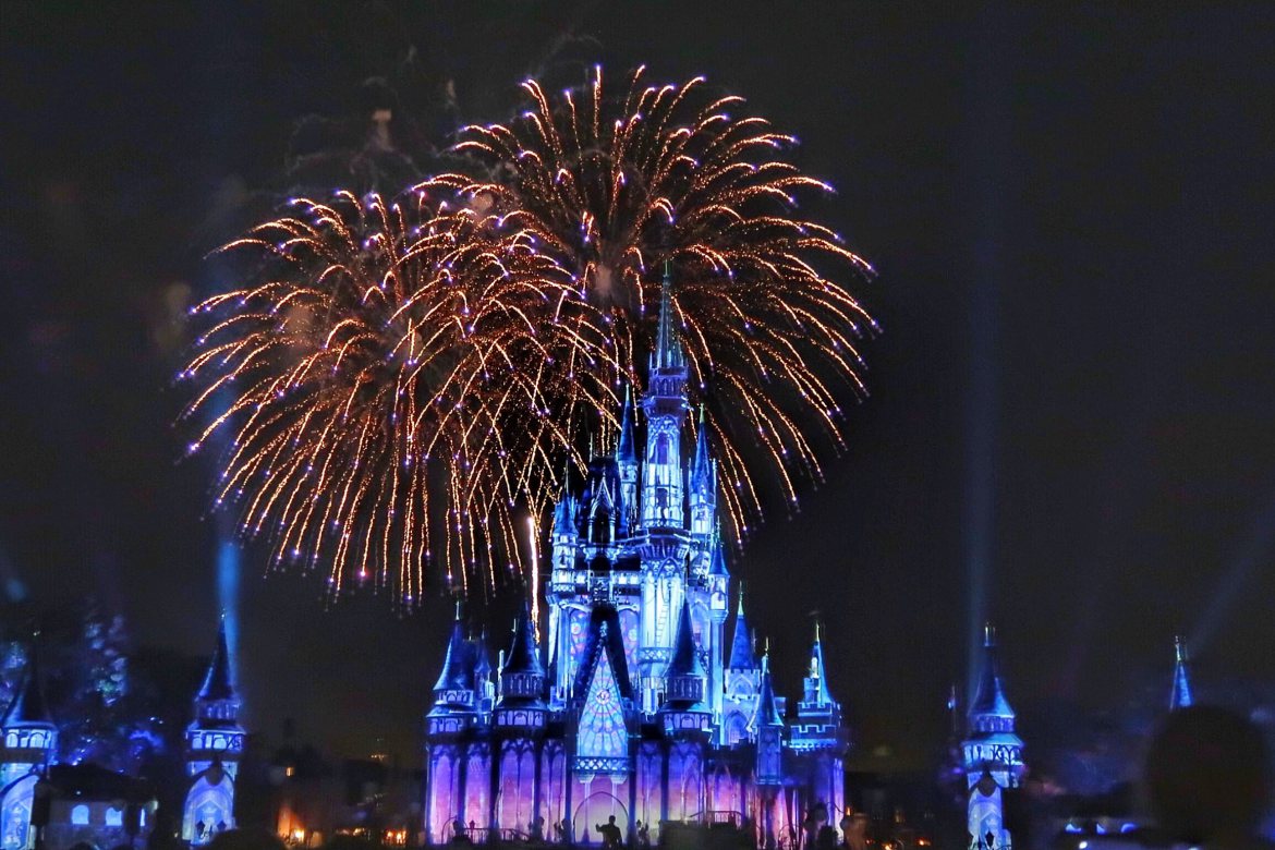 Happily-Ever-After-Fireworks-Show-2.jpeg