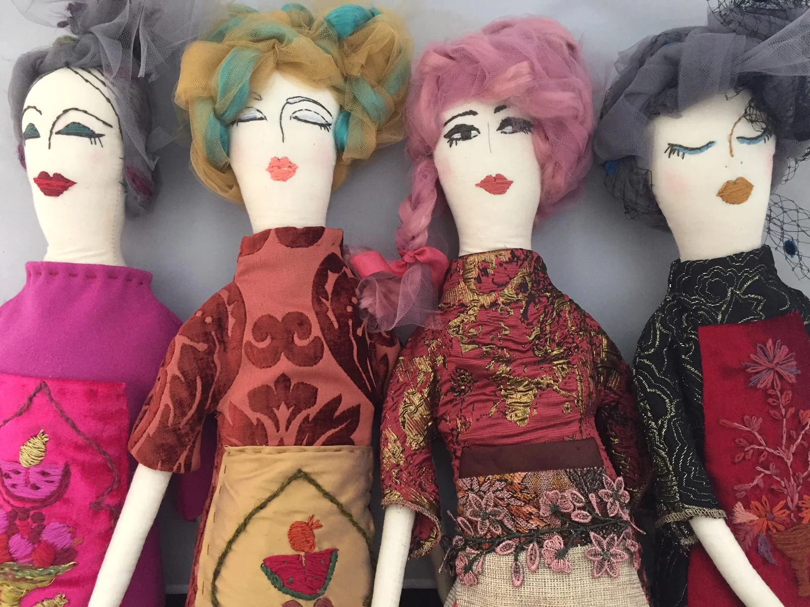aidaandtulip_dolls_row.jpg