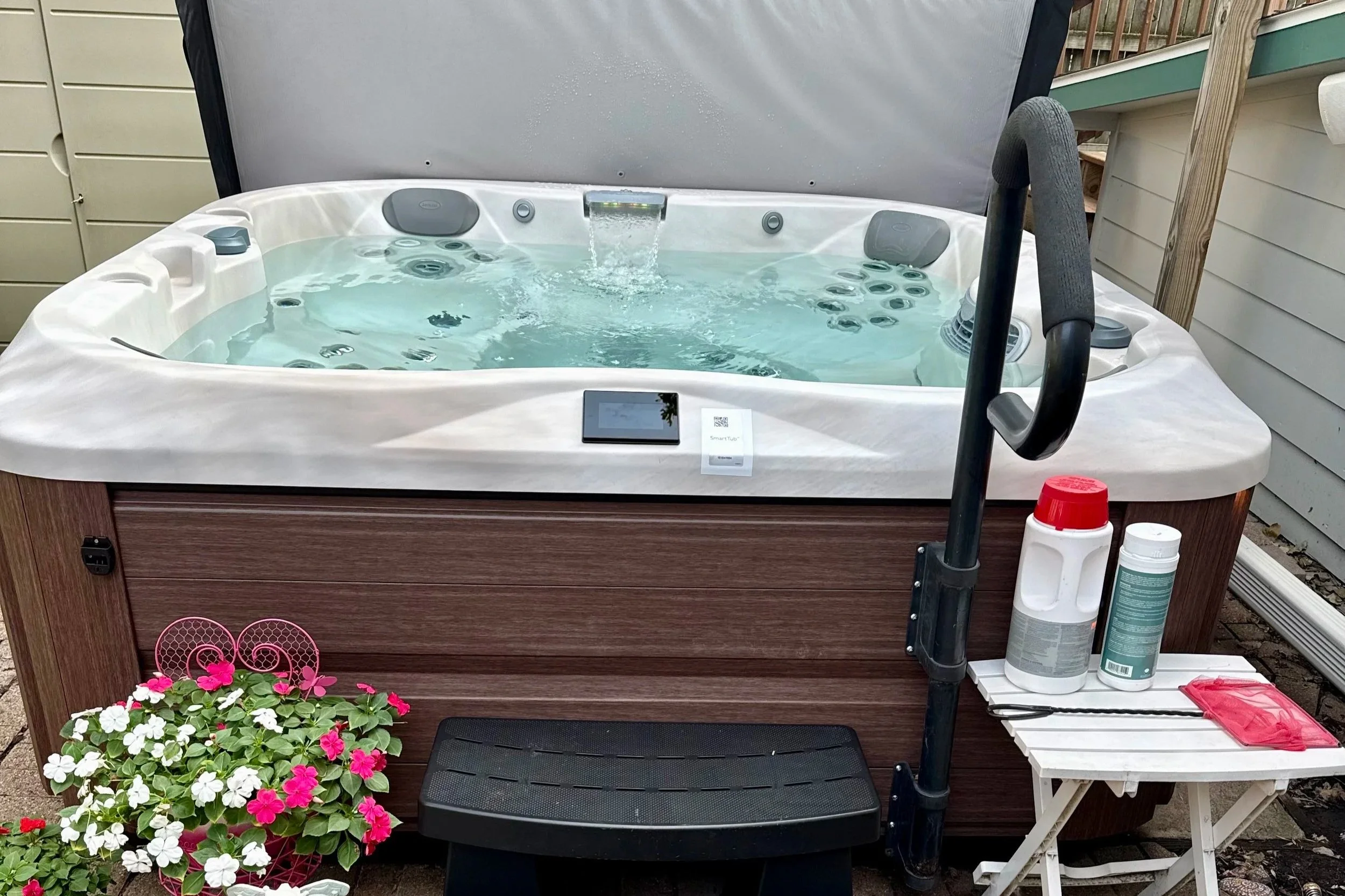 hot+tub+1.jpg