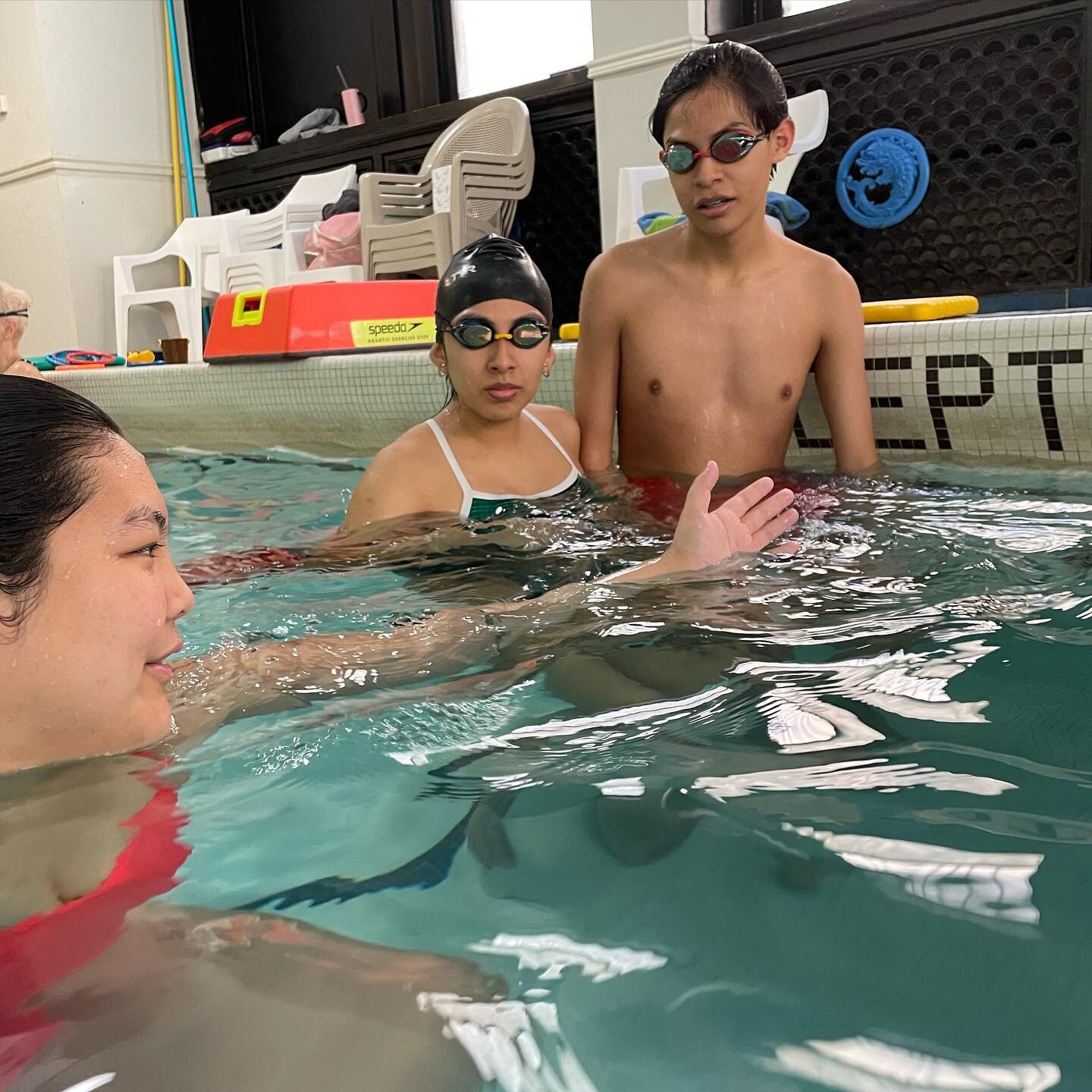 Coach Amira demonstrating proper technique while Everybody is laser focused! 

Don&rsquo;t Hesitate, sign up for a class today! 
Www.lakesideswimschool.com
(312)718-8614

🏊🏊🏊&zwj;♀️🏊🏊&zwj;♀️🏊🏊&zwj;♀️🏊🏊&zwj;♀️🏊🏊&zwj;♀️
#swimthedistance #wat