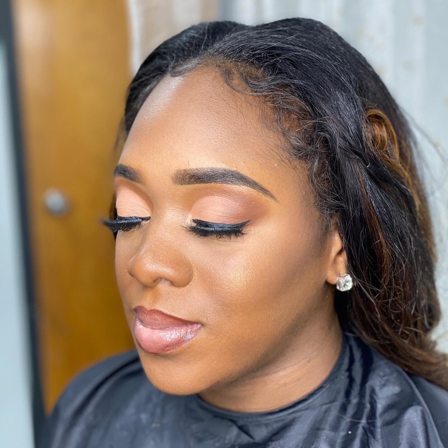 Had to run the matte cut crease back to show y'all just how fabulous and versatile this look is! The client pictured was headed to her baby shower. Where will you be wearing this look to?? 🤔