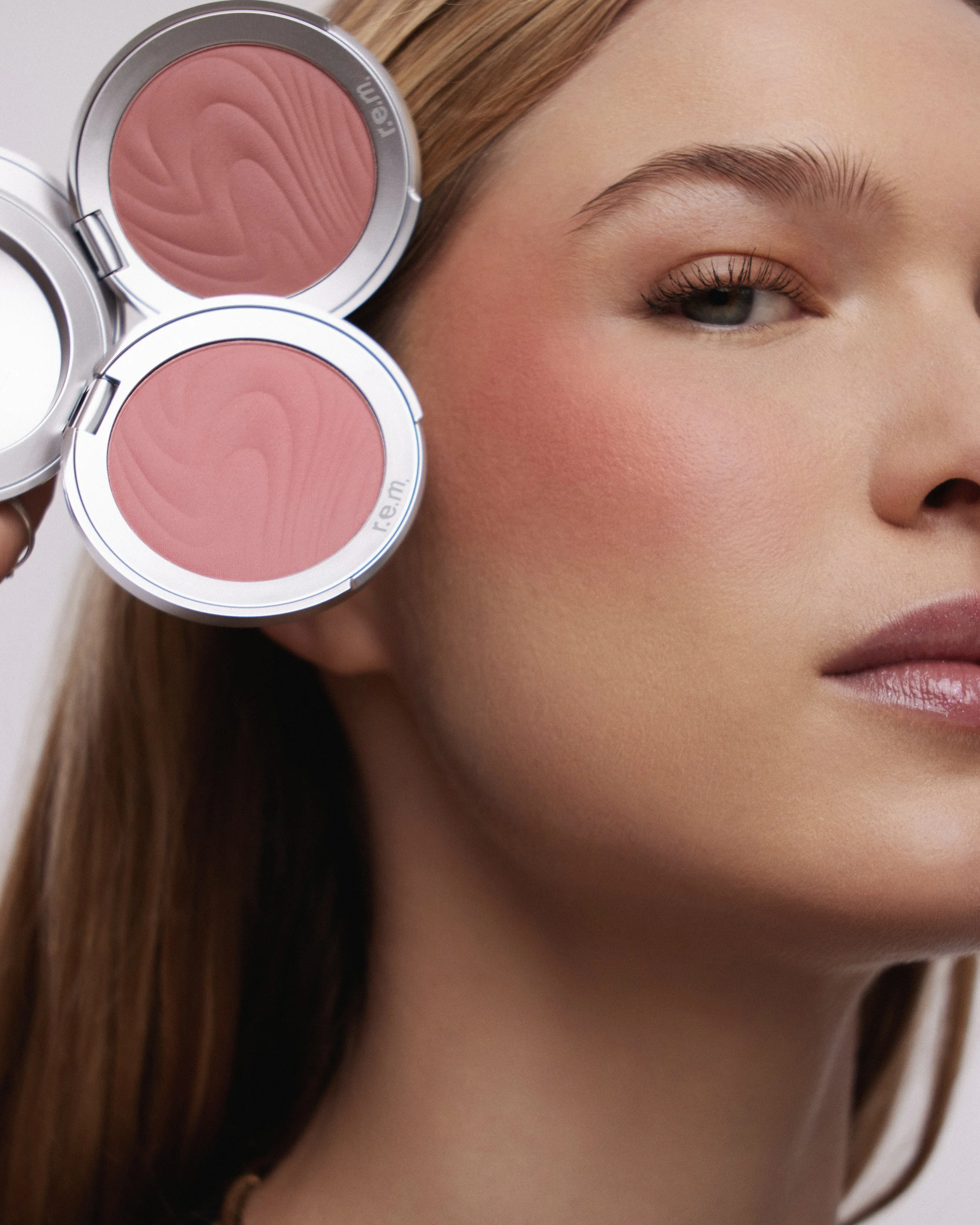 ALI.HYPERNOVA BLUSH ROUTINE.0661_v1 3.jpg