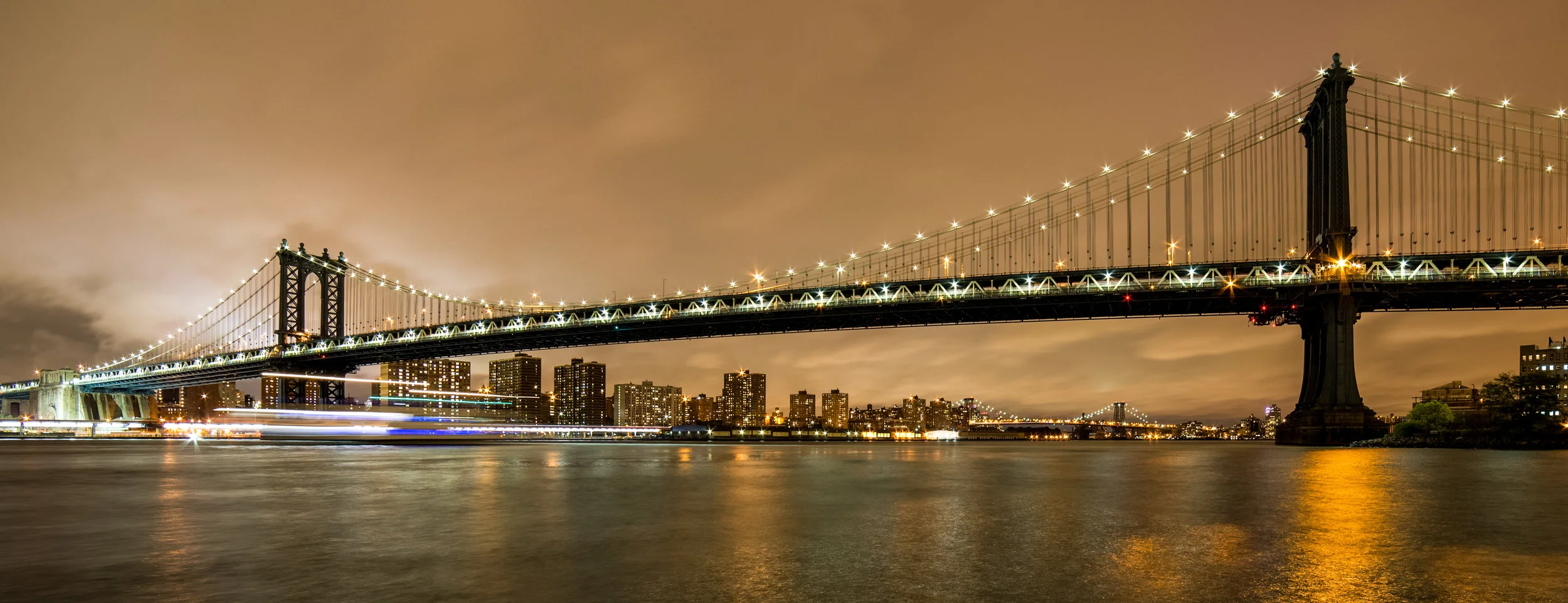 Manhattan Bridge lights