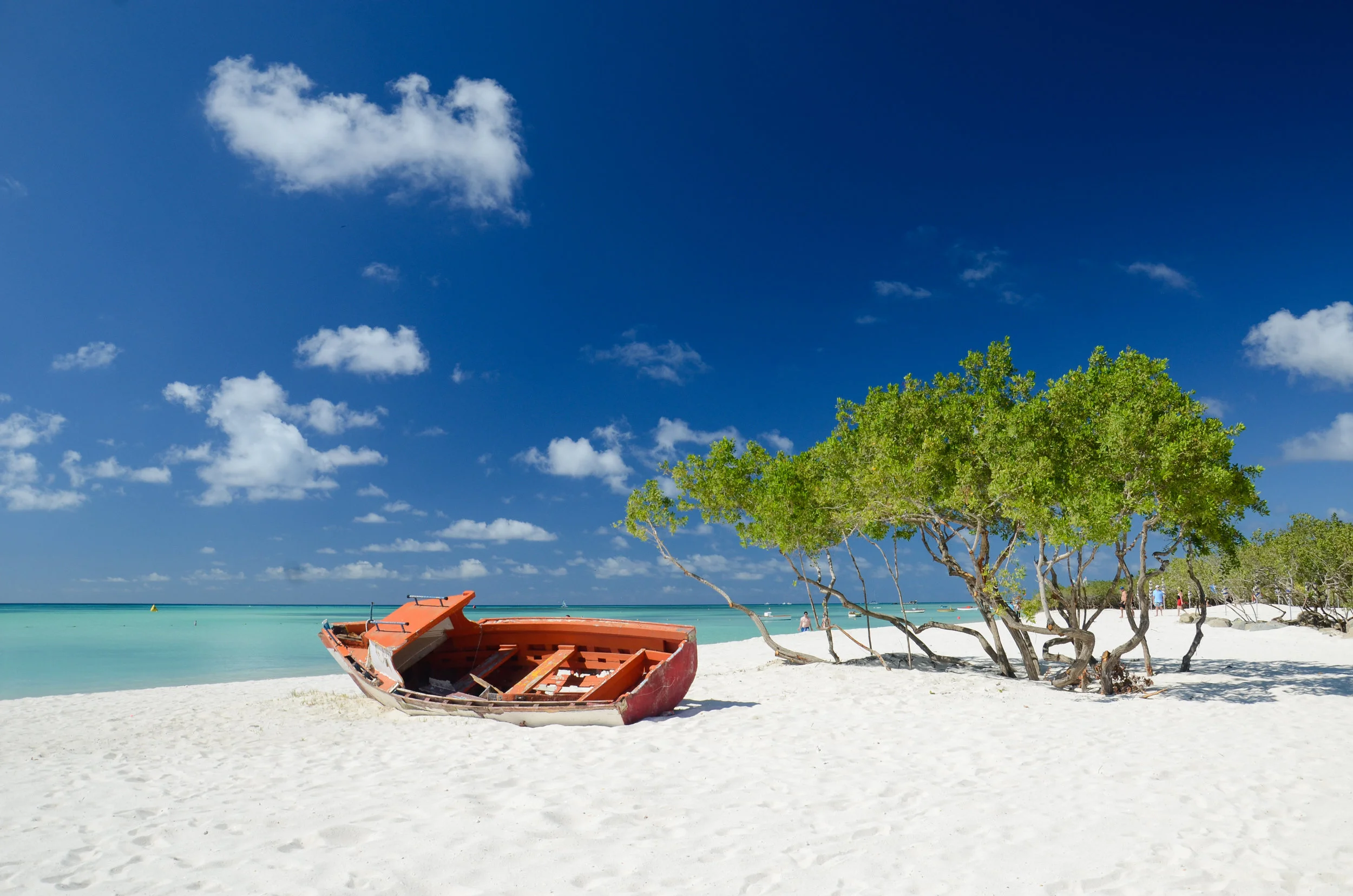 Abandoned boat at the beach