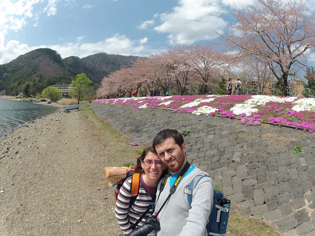 Lago Kawawuchi, esperando a que el Monte Fuji se deje ver...