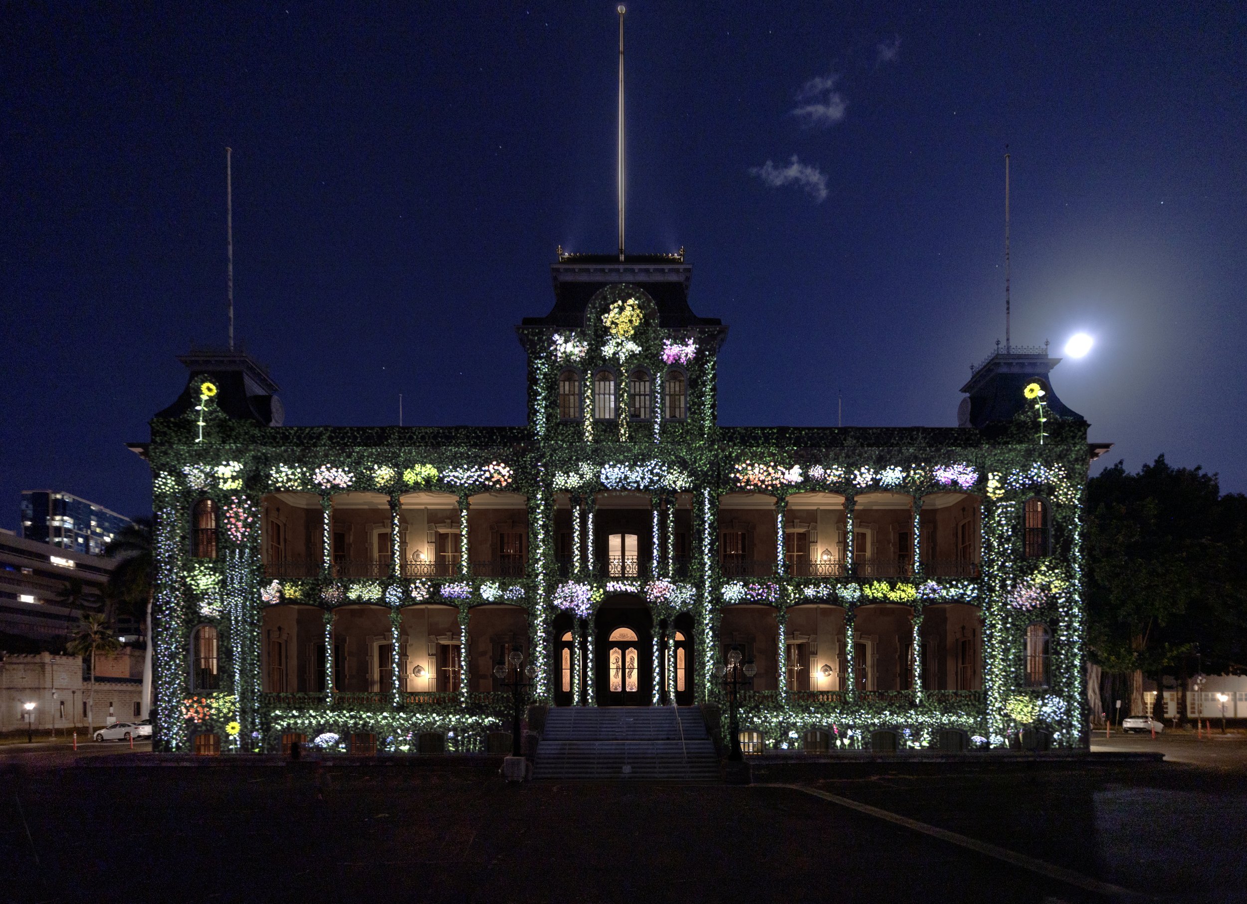  Installation view:  Jennifer Steinkamp ,  Queen Lili’uokalani,  2022, Iolani Palace, HT22. Courtesy of the artist. Photo: Leimaile Barrett. 