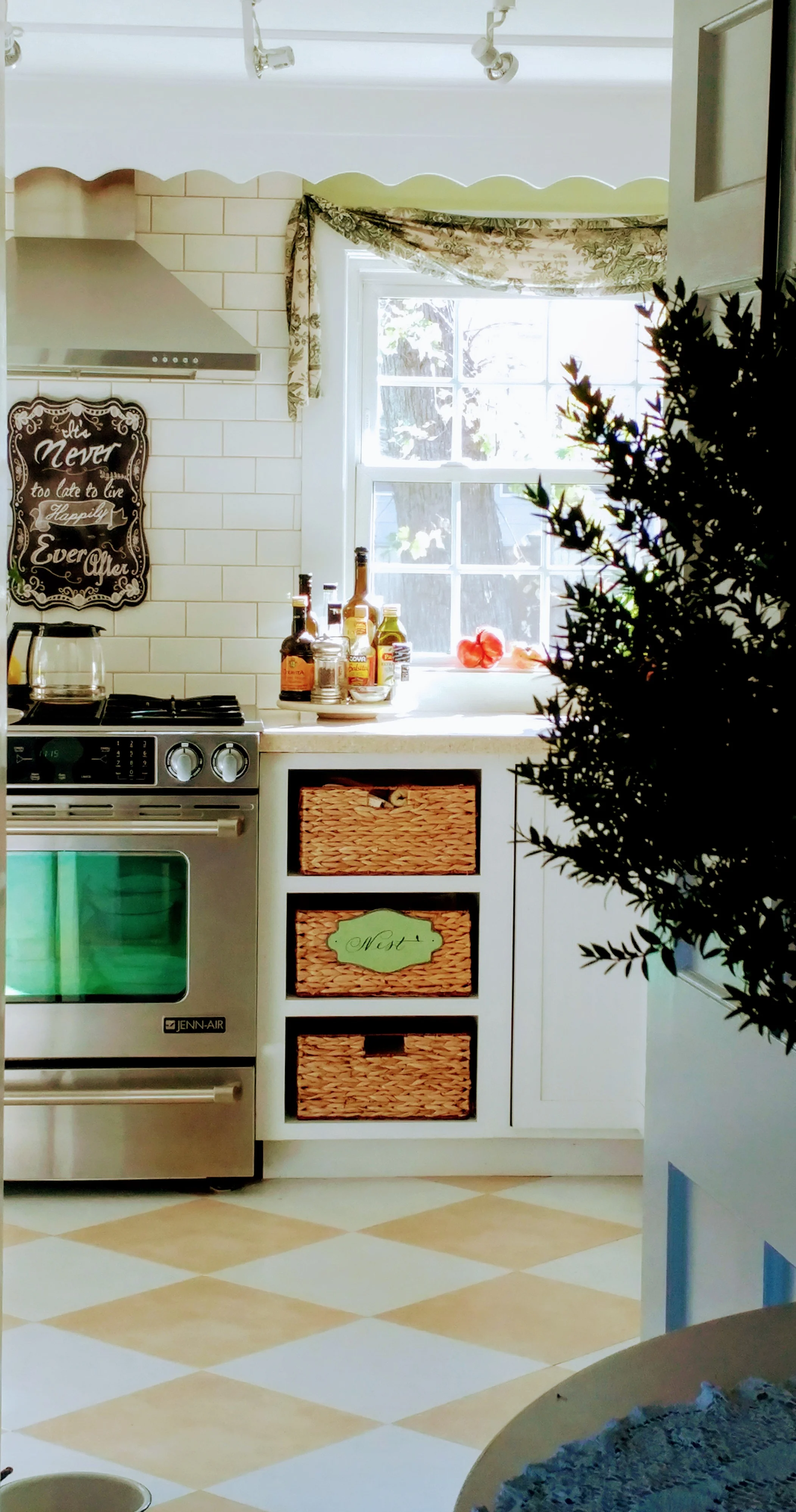 Garden Kitchen Photo.jpg