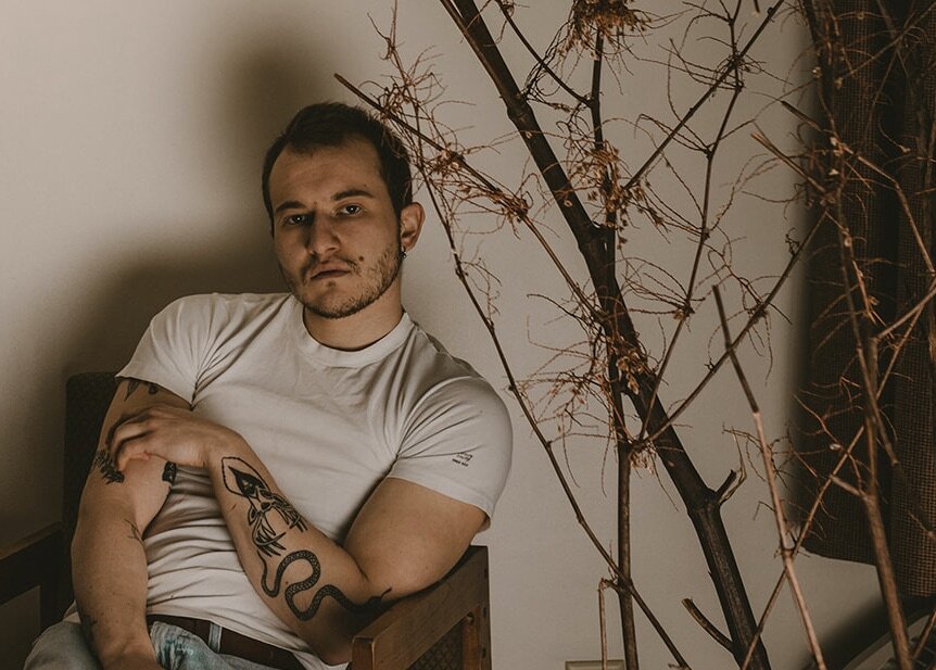 IZZY HELTAI SHARES NEW SINGLE “SONGBIRD” VIA AMERICANA HIGHWAYS