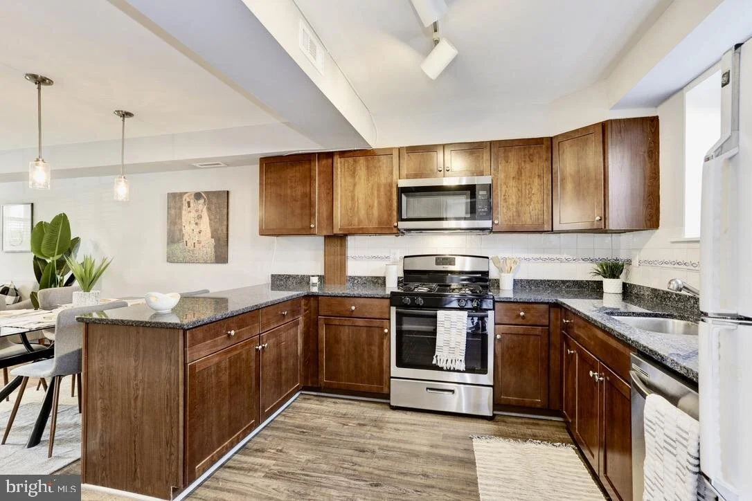 3761 Jason ave staging 6.jpeg