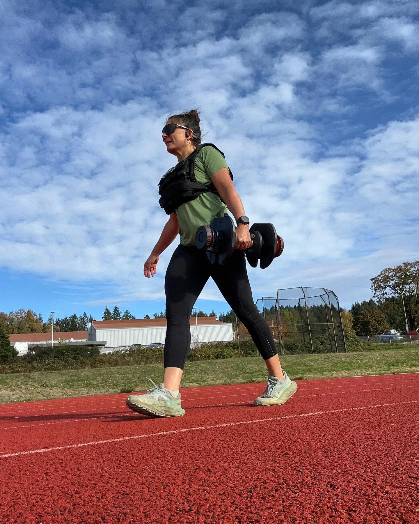 Strength in motion&hellip;..The Misery Mile done as 30lbs weight vest, 30lbs awkward dumbbell carry and 4 laps. A session like this translates directly to adventure racing. It&rsquo;s not uncommon to find ourselves carrying some form of loaded boat, 