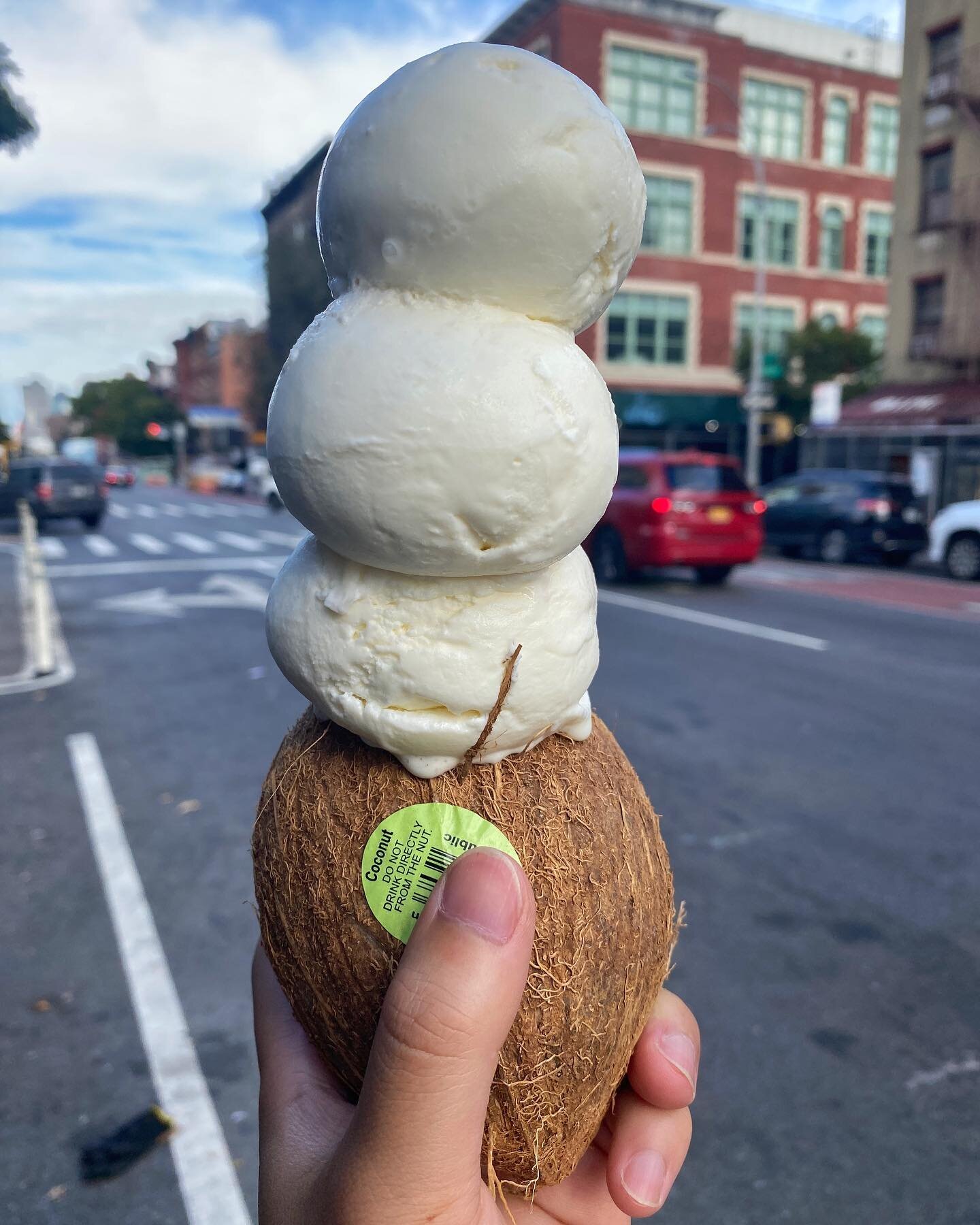 CoCoNUT - DO NOT EAT DIRECTLY FROM THE NUT 🥴
.
.
.

#stuffedicecream #Stuffed #coconut #icecreamcakes #donuticecreamsandwich #food #donuts #icecream #nyc #nycvibes #foodporn #sweets #date #dessert #stuffedbouquet #bouquet #heresmyfood #yougottaeatth