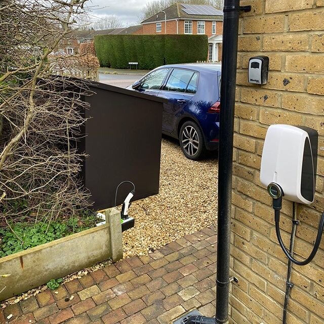 Challenging installation in Amersham complete 🔧 The client is now ready to charge up their @vw #egolf with the extra long 8 metre 🔌 on the @evboxglobal Elvi ⚡️ #electricvehiclechargingstation #electricgolf