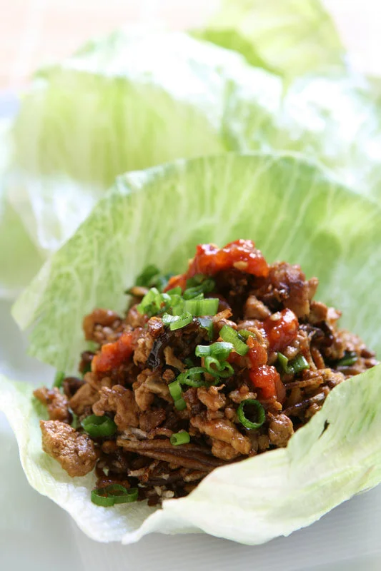 WRAPS DE LAITUE À L'ASIATIQUE