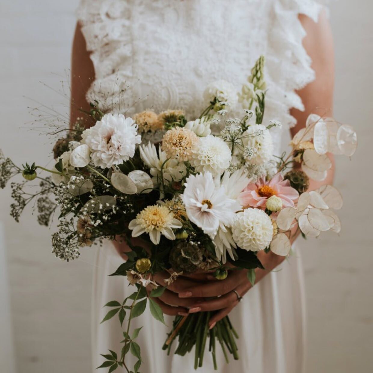 One of my Favourite bridal bouquets ✨ 
 
Photography @rosiemaykelly 
Videography @leeshawilliamsphoto 
Bridal @katyakatyalondon 
Accessories @lilley.studio 
Hair @hairandmakeupbysaskia 
MUA @rubyjbeauty 
Styling @twoeightoneltd 
Florals @poppyscout_c