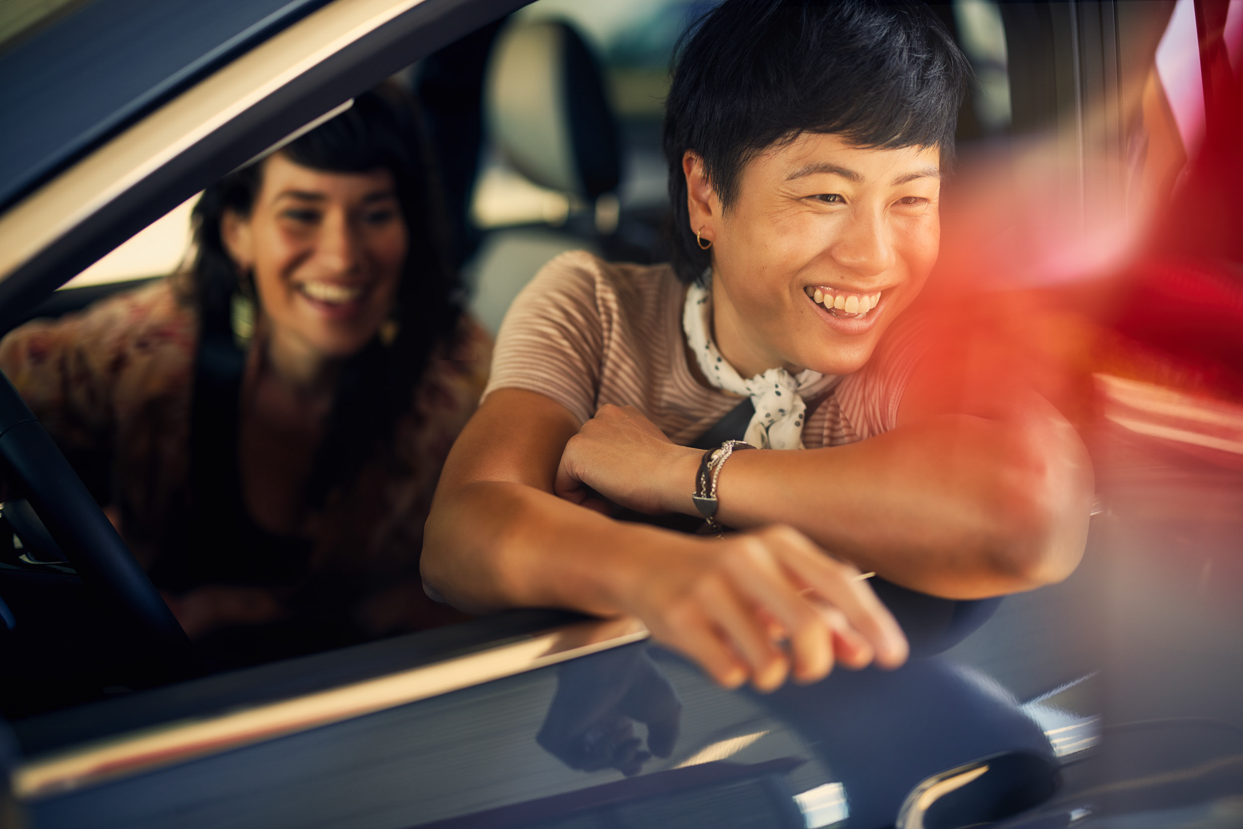 10_escape_interior_eating_05846-2.png