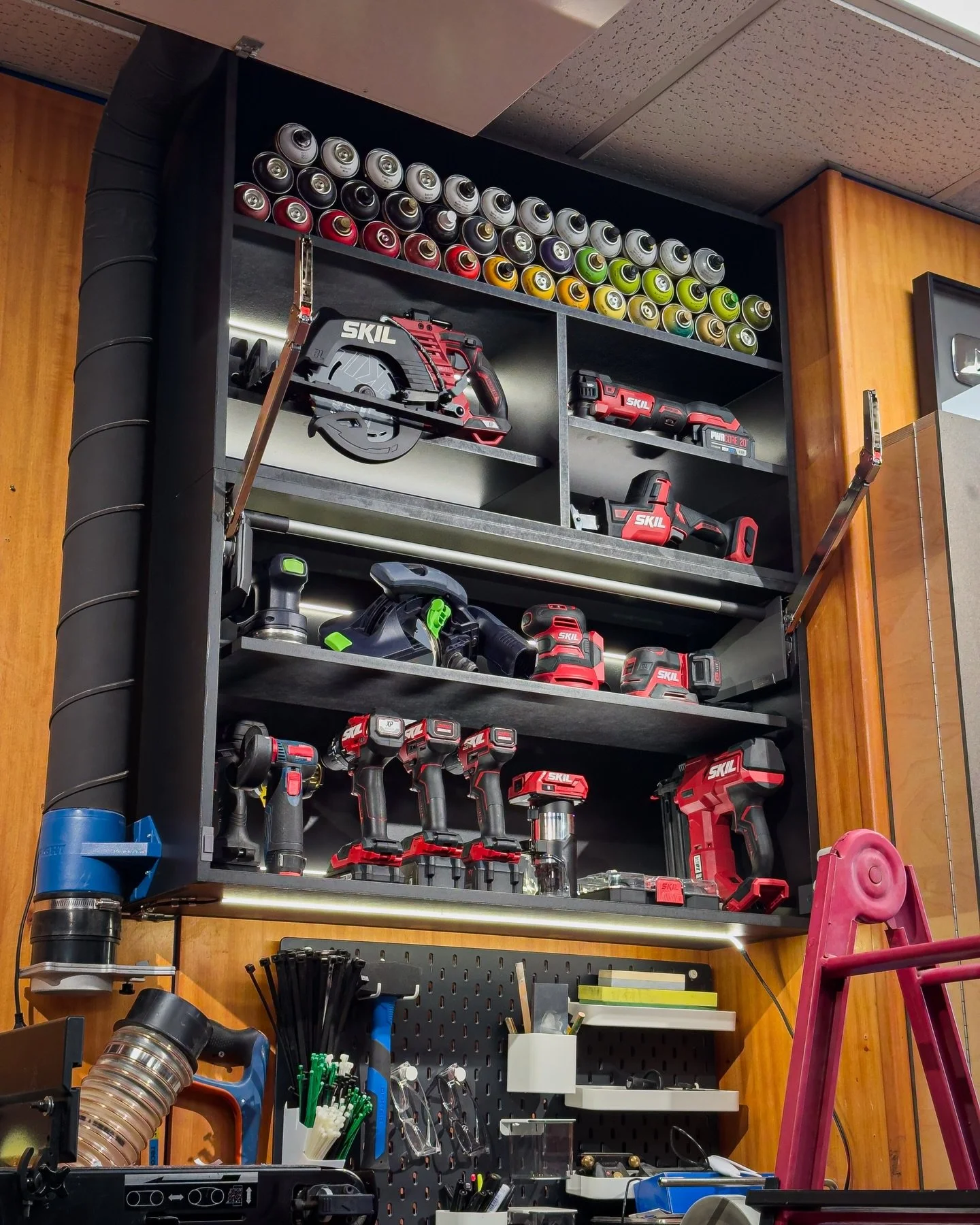 The new shop cabinet is complete, and my god, does it look fire with all the tools and lighting! 🧨😵 I wasn&rsquo;t expecting it to look so nice but I guess that&rsquo;s what 2 weeks instead of 2 days building and filming a project leads me to. 😂 W