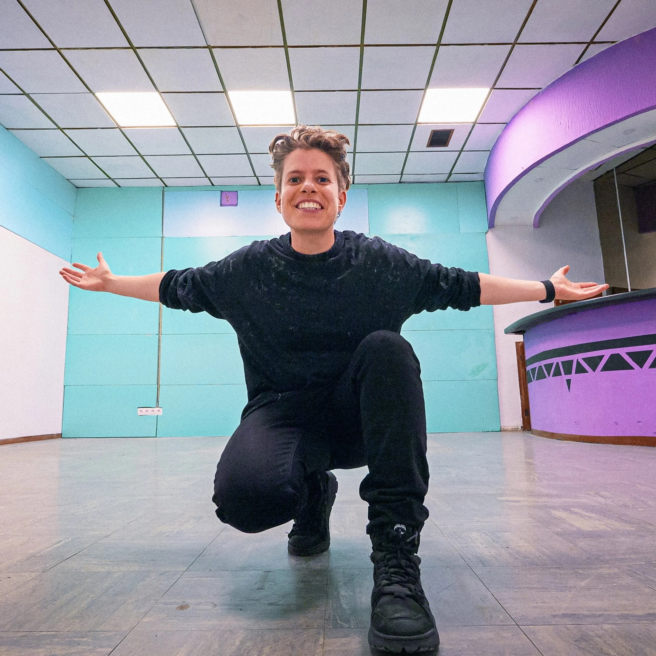 New space, new challenges and new adventures!
It looks pretty ugly and lost somewhere between the 90s and 2000s&hellip; but not for much longer.
A new creative space is taking shape, and this might be my biggest project yet. 🫢