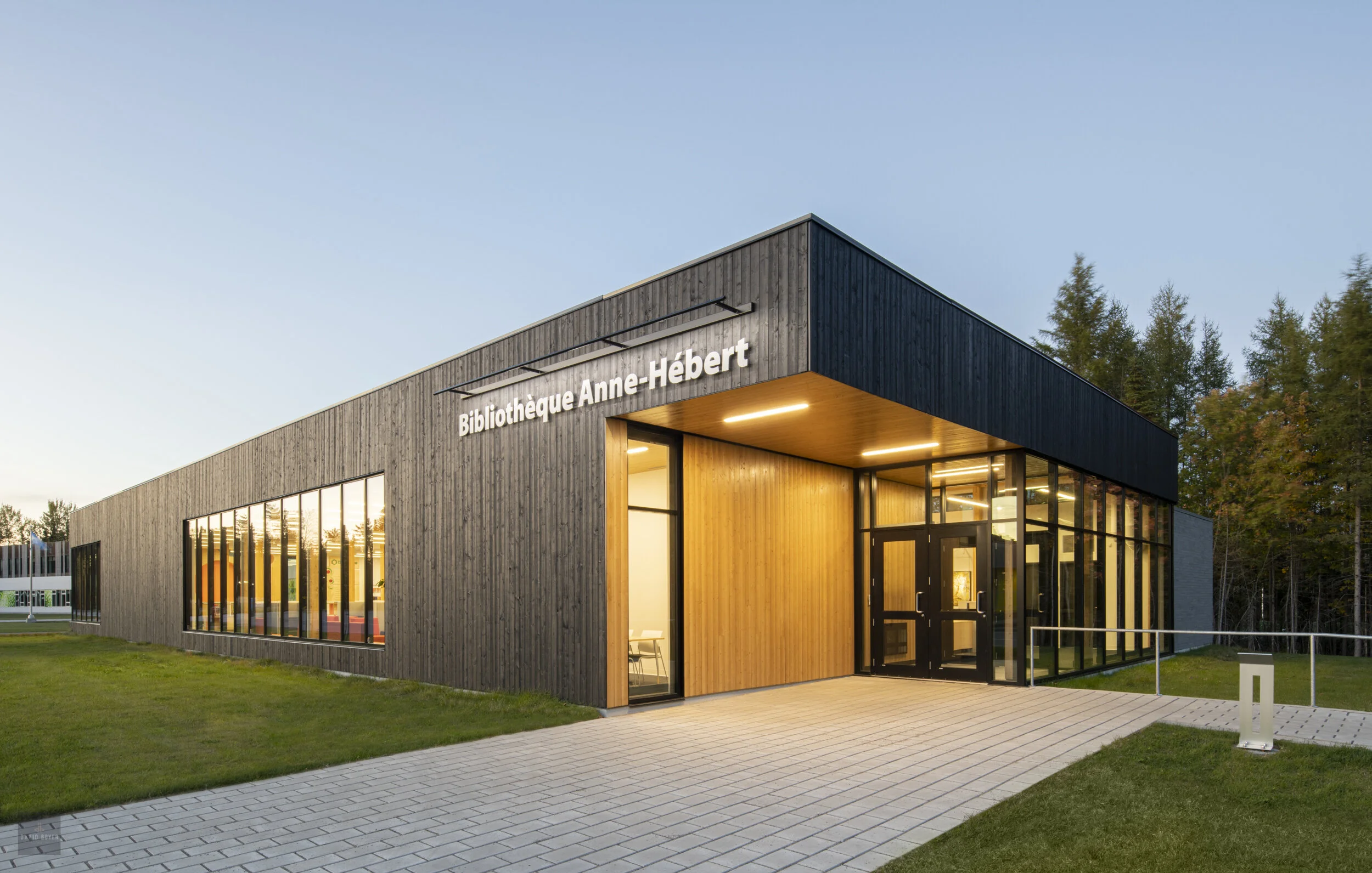 Bibliothèque Anne-Hébert