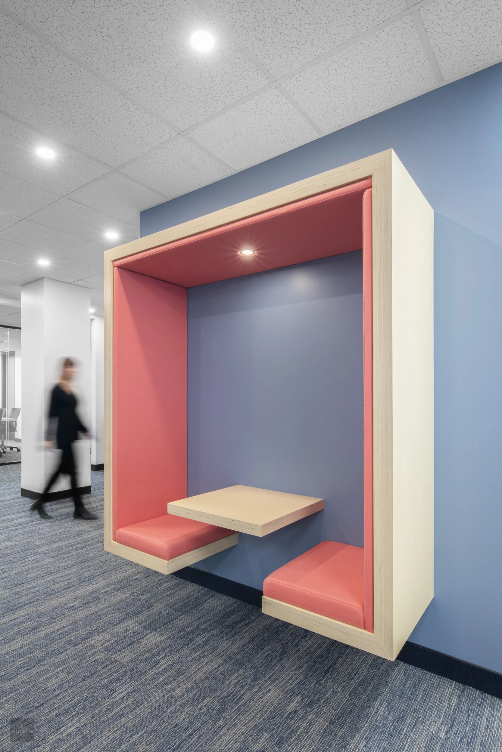  Lieu : Montréal  Firme :  IssaDesign  