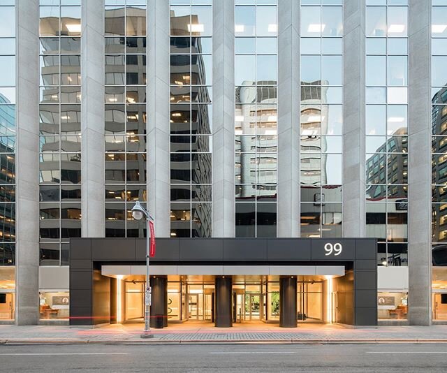 The SUN LIFE FINANCIAL CENTER in Ottawa. A project photographed for @neufarchitectes 
Le SUN LIFE FINANCIAL CENTRE à Ottawa. Un projet photographié pour @neufarchitectes