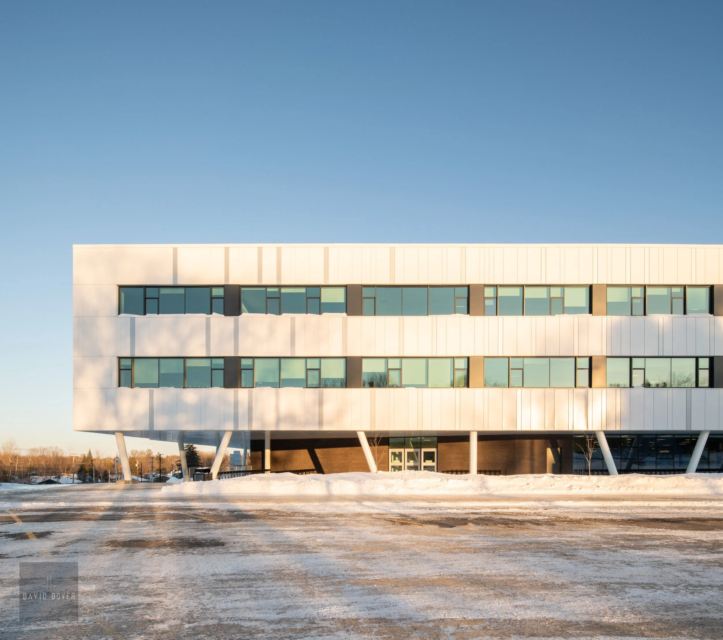  École secondaire du Flambeau  Firme :  Provencher Roy  et  Épigraphe . Maison D'architecture  