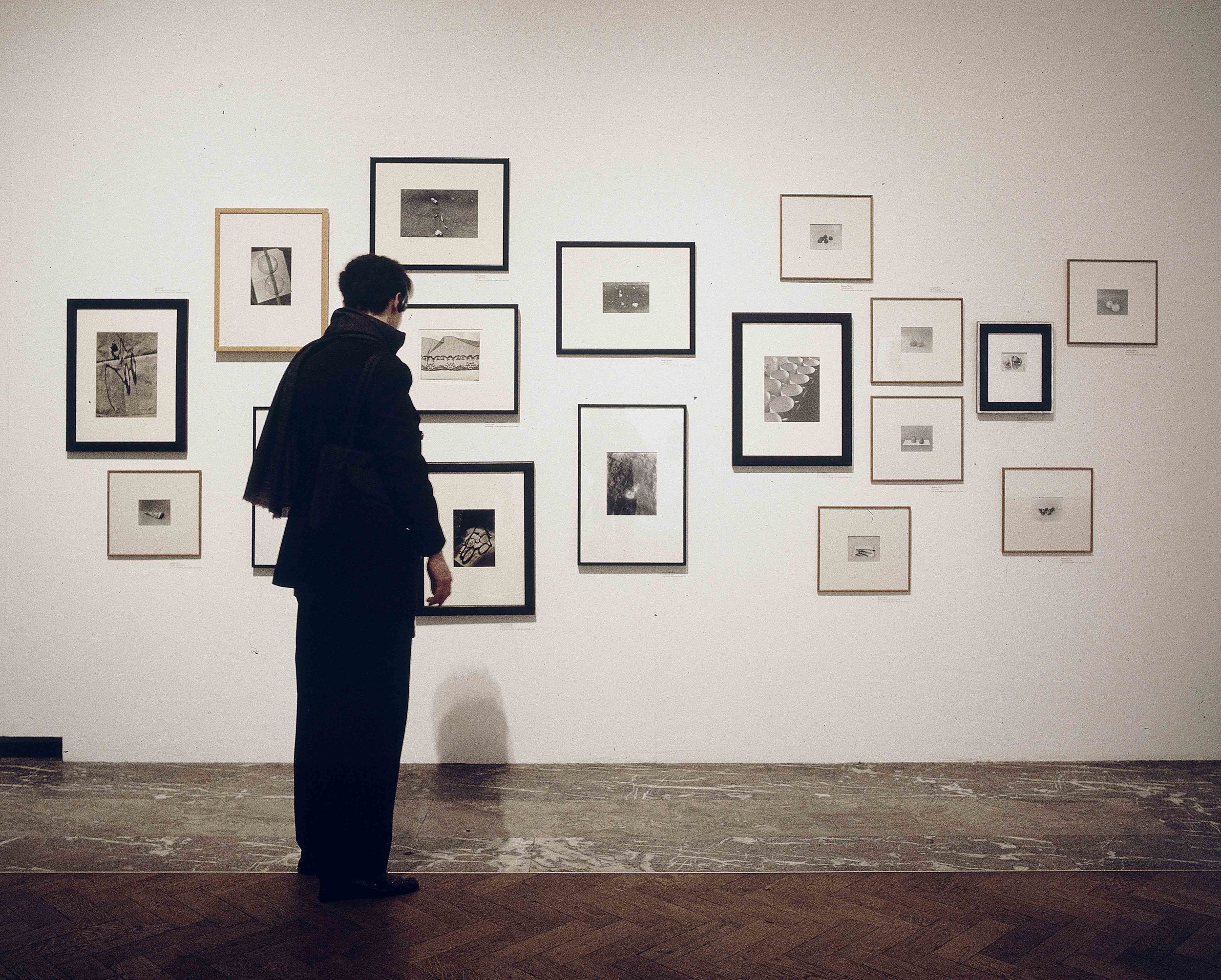   Me voici, Still Lifes :   Wall of photos (from Fox Talbot to Jacques Vilet) .  Photo Philippe De Gobert. 